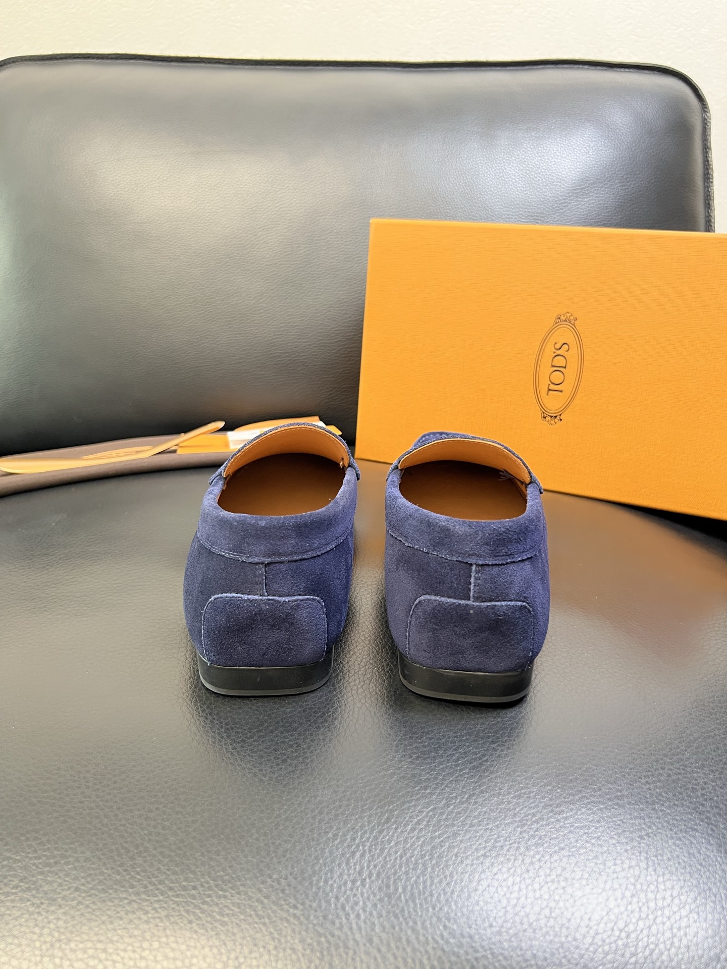 Tods 高品质 顶级代购 托德斯 专柜新款，原厂配置意大利进口牛皮面料，高品质复杂拼接工艺，经典的外观