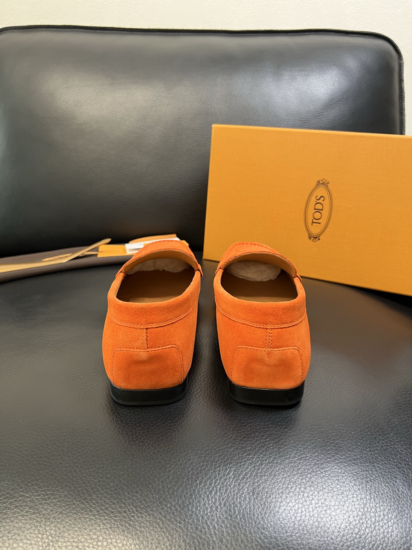 Tods 高品质 顶级代购 托德斯 专柜新款，原厂配置意大利进口牛皮面料，高品质复杂拼接工艺，经典的外观