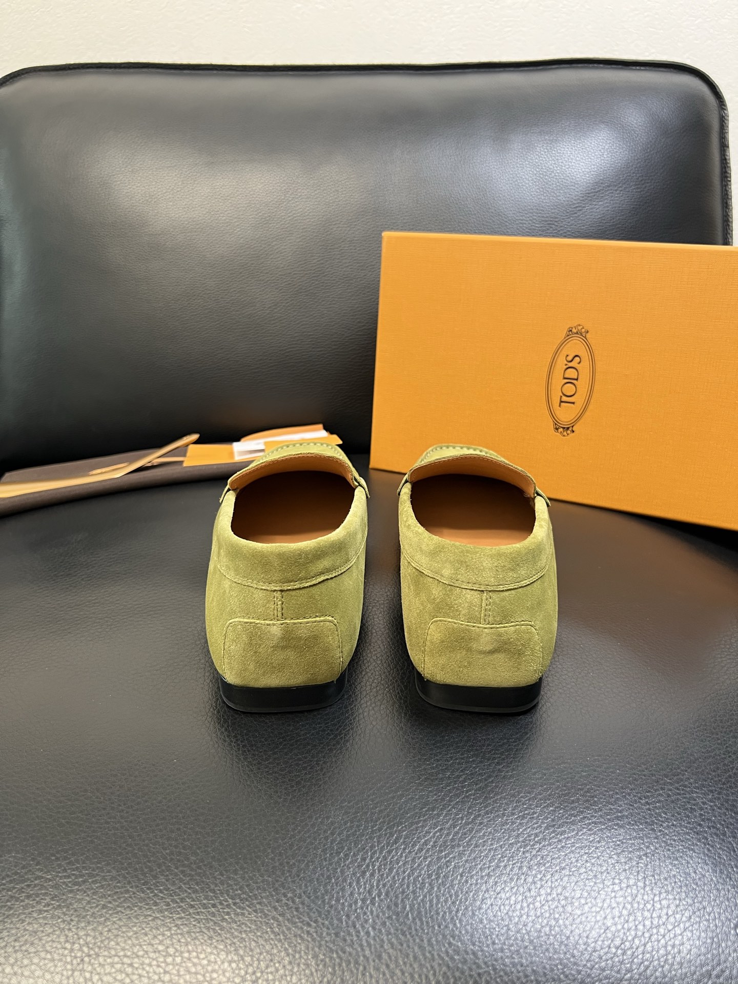 Tods 高品质 顶级代购 托德斯 专柜新款，原厂配置意大利进口牛皮面料，高品质复杂拼接工艺，经典的外观