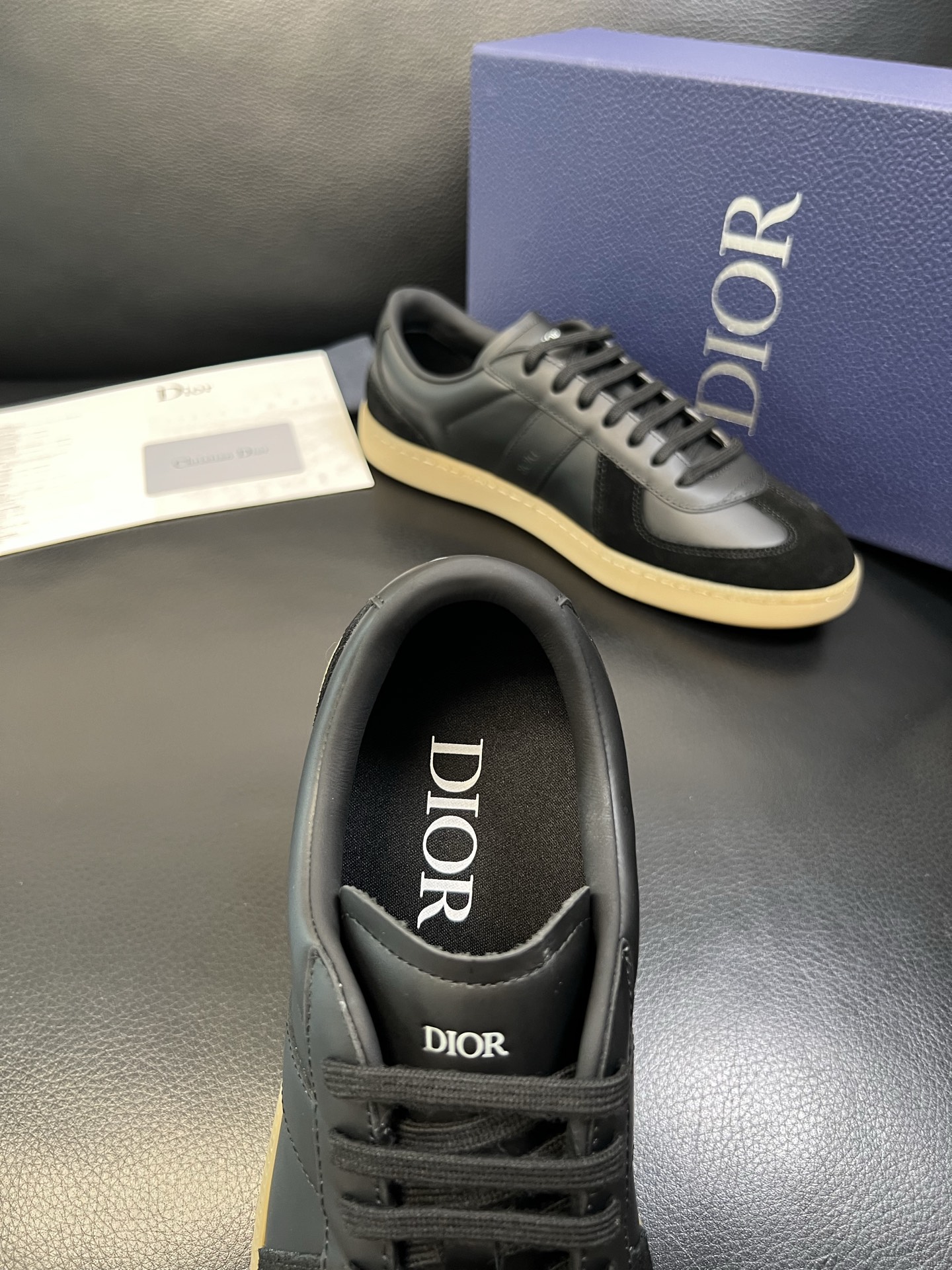 Dior 顶级工艺品 迪奥 专柜同步 原厂配置，意大利进口原版牛皮面料，透气舒适进口水染牛里垫，鞋底：原