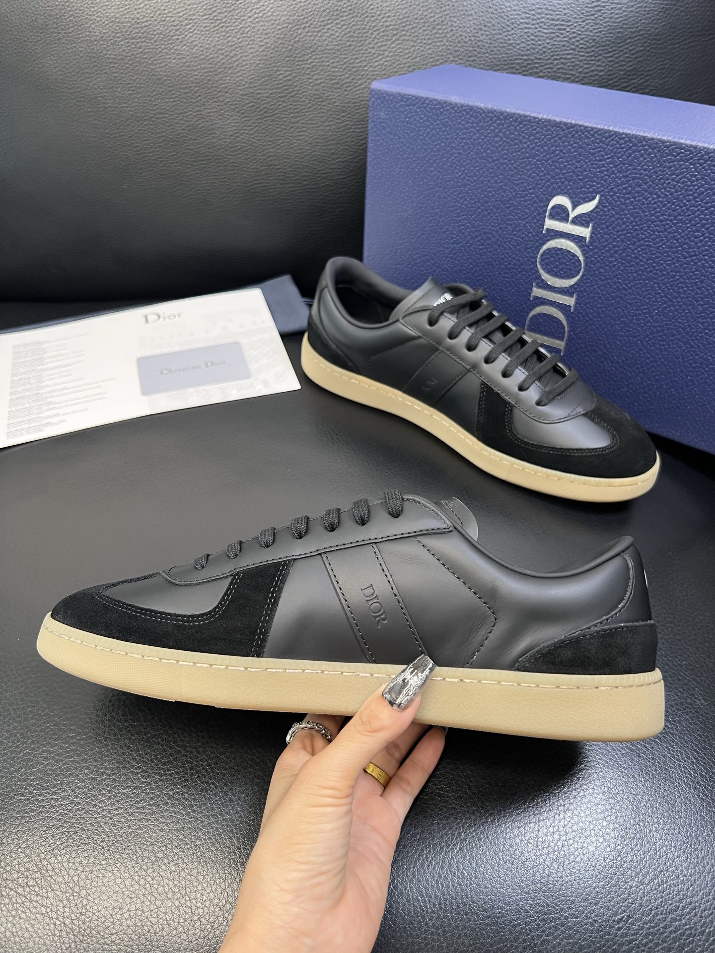Dior 顶级工艺品 迪奥 专柜同步 原厂配置，意大利进口原版牛皮面料，透气舒适进口水染牛里垫，鞋底：原