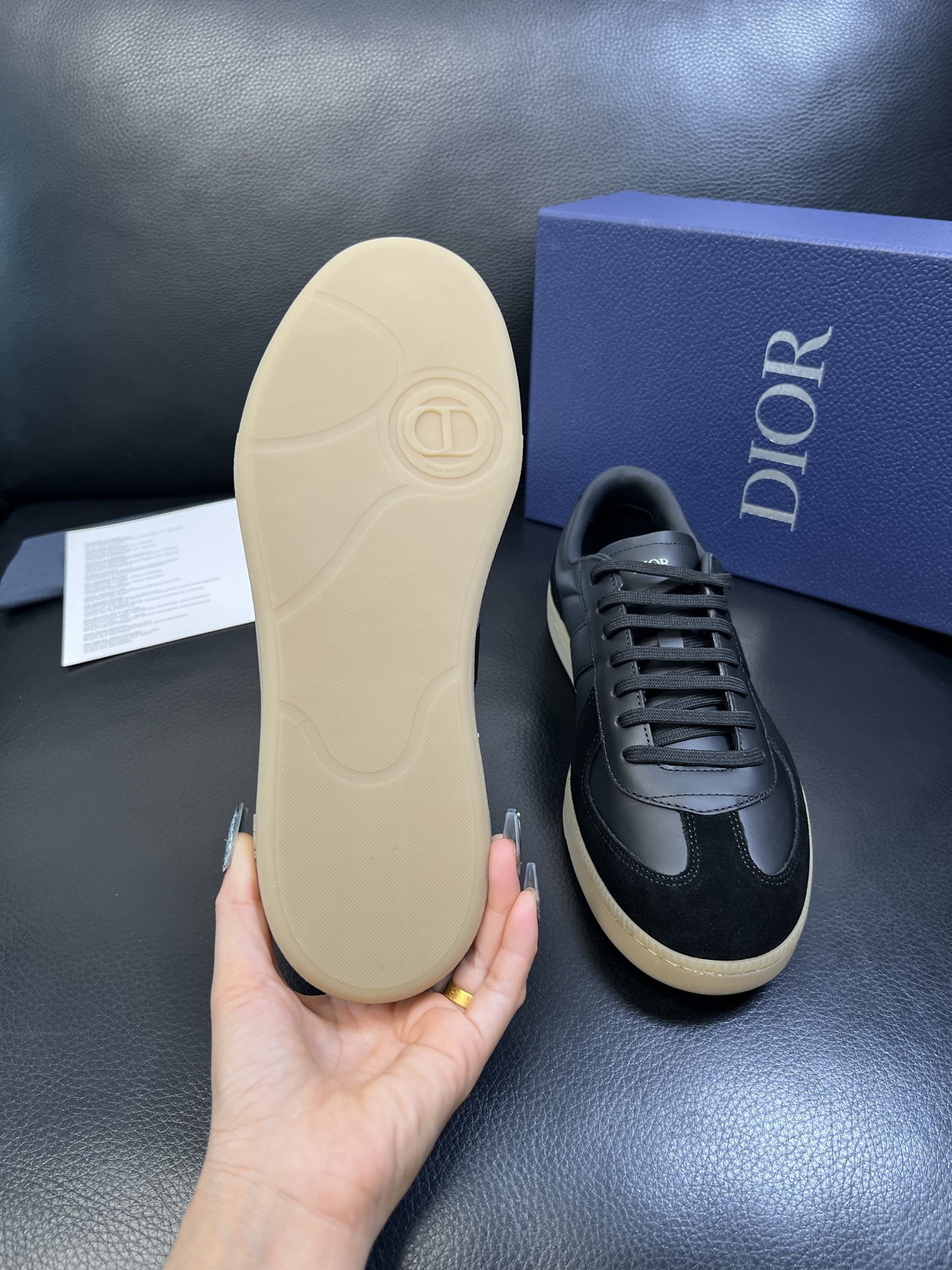 Dior 顶级工艺品 迪奥 专柜同步 原厂配置，意大利进口原版牛皮面料，透气舒适进口水染牛里垫，鞋底：原