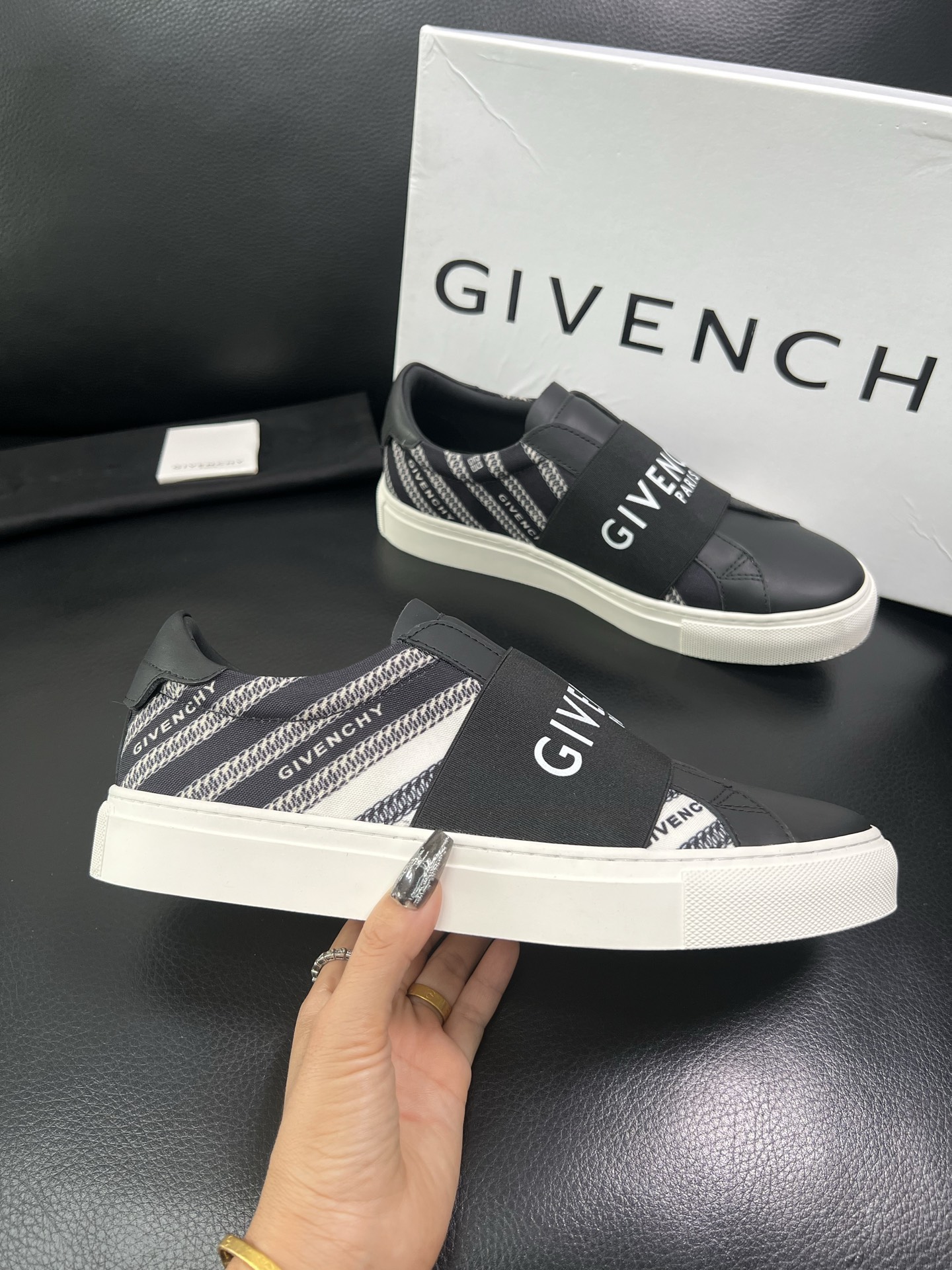 Givenchy 高品质 顶级工艺品 纪梵希 专柜同步原厂配置，意大利进口牛皮搭配网布面料，全鞋配件私模