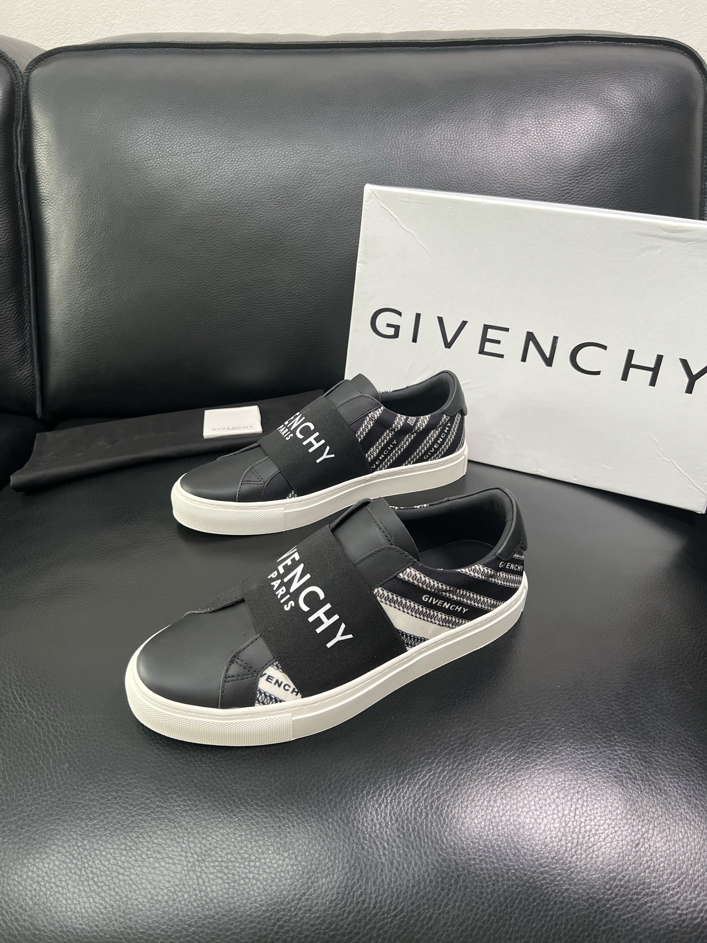 Givenchy 高品质 顶级工艺品 纪梵希 专柜同步原厂配置，意大利进口牛皮搭配网布面料，全鞋配件私模