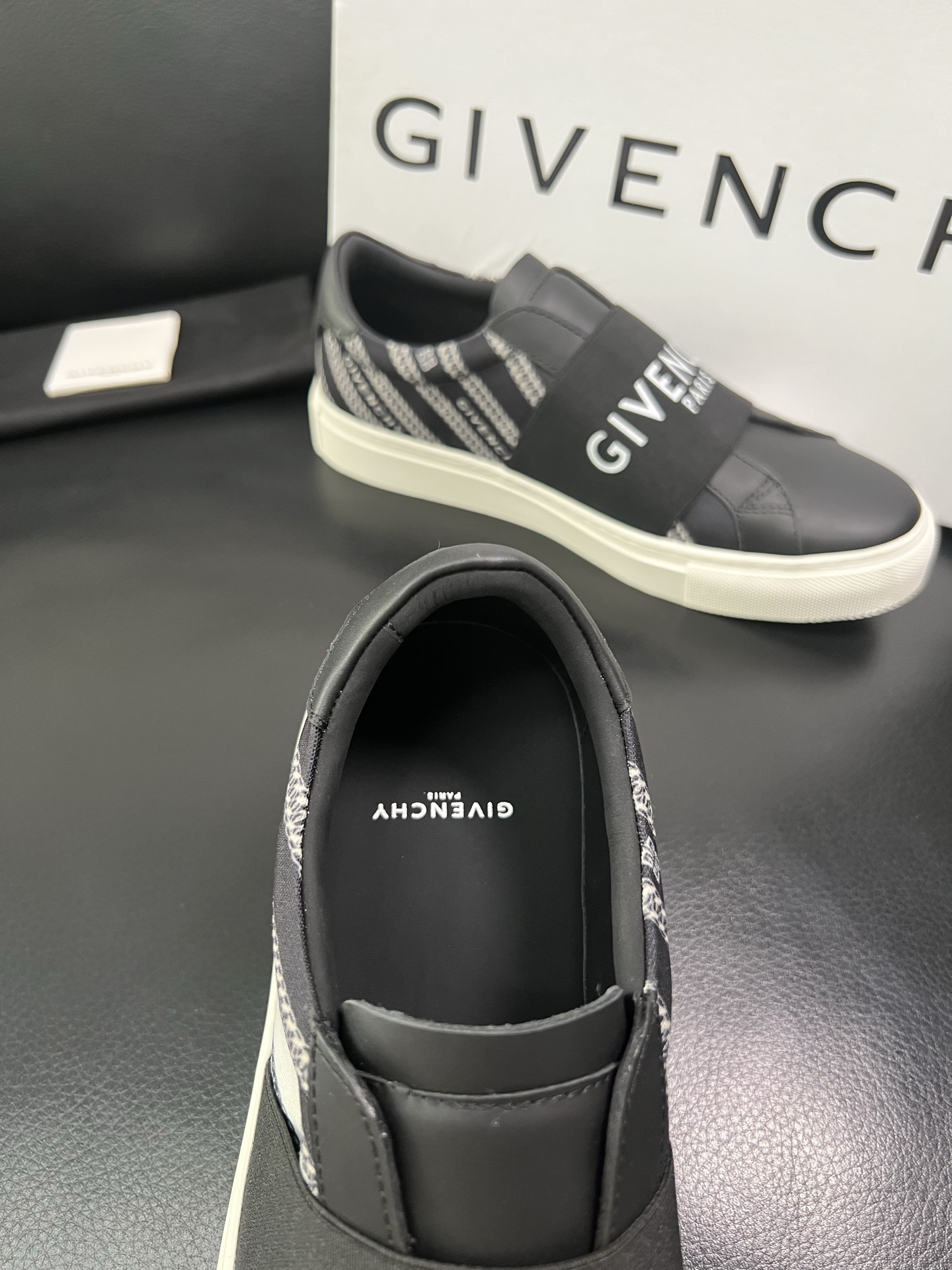 Givenchy 高品质 顶级工艺品 纪梵希 专柜同步原厂配置，意大利进口牛皮搭配网布面料，全鞋配件私模
