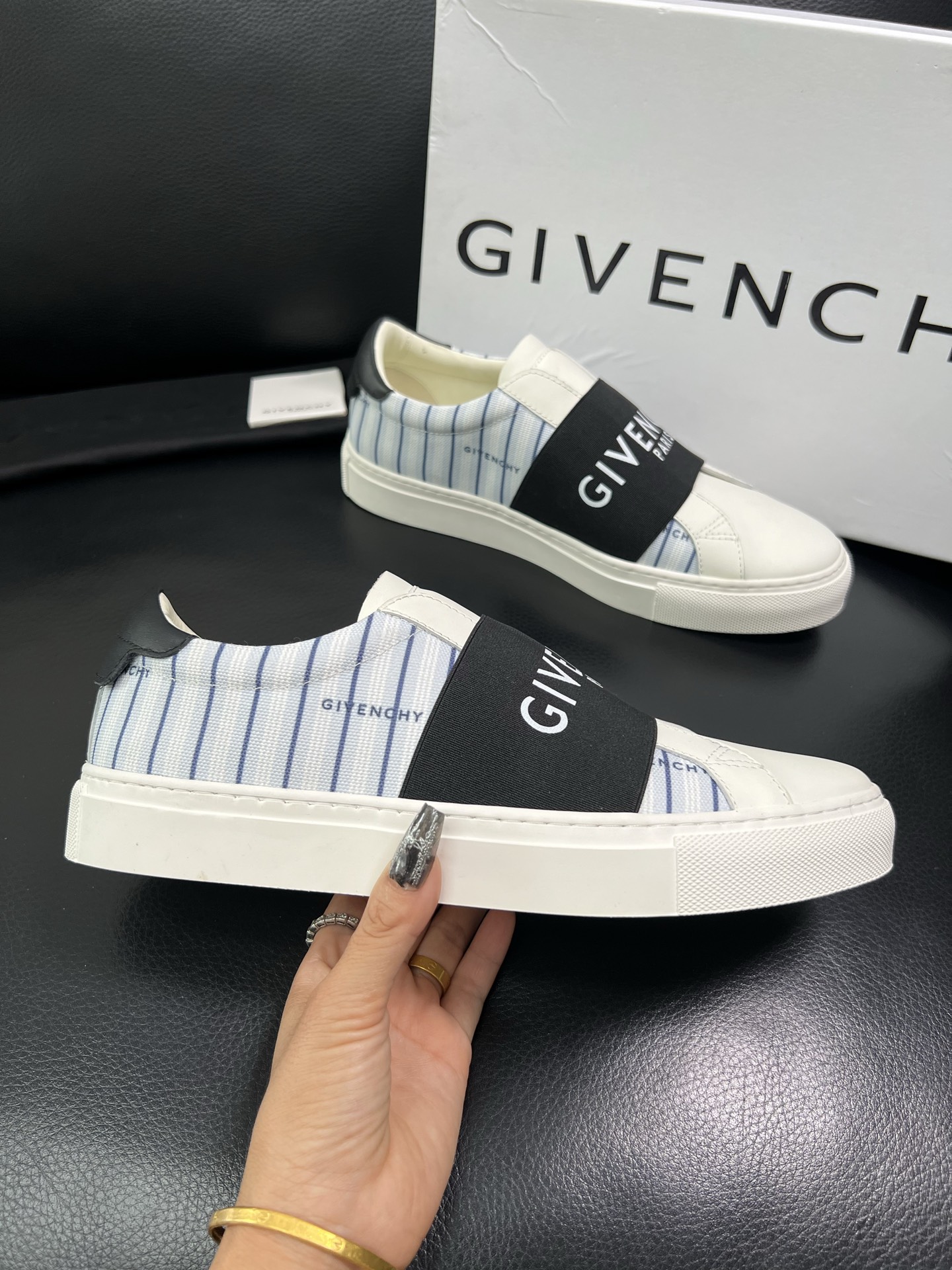Givenchy 高品质 顶级工艺品 纪梵希 专柜同步原厂配置，意大利进口牛皮搭配网布面料，全鞋配件私模