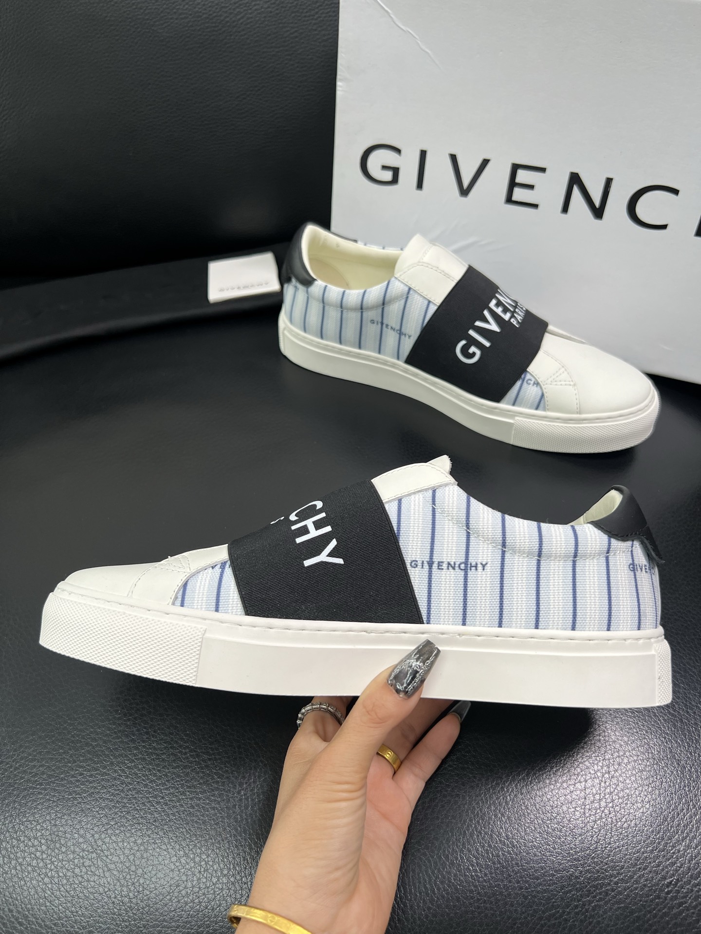 Givenchy 高品质 顶级工艺品 纪梵希 专柜同步原厂配置，意大利进口牛皮搭配网布面料，全鞋配件私模