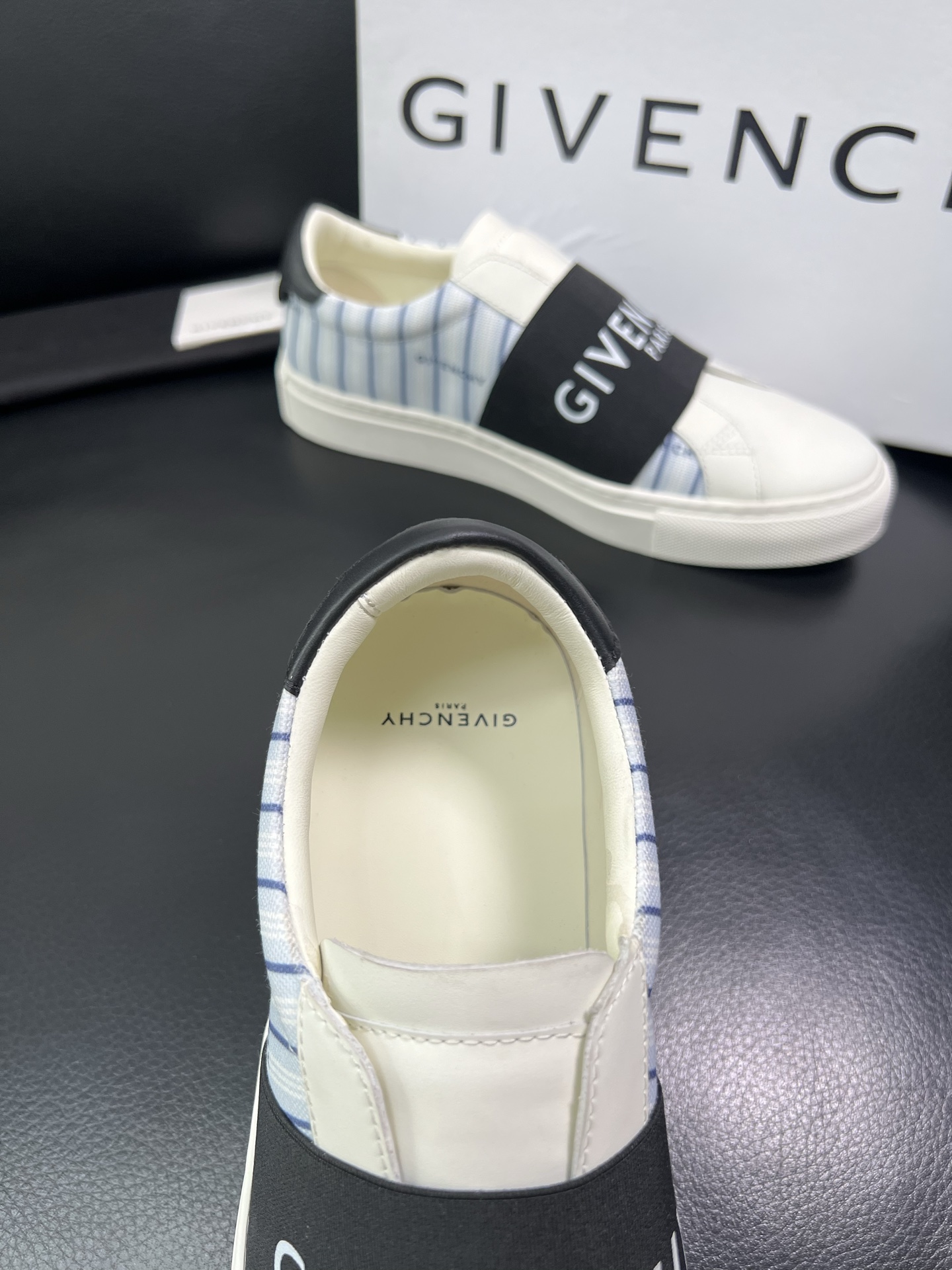 Givenchy 高品质 顶级工艺品 纪梵希 专柜同步原厂配置，意大利进口牛皮搭配网布面料，全鞋配件私模
