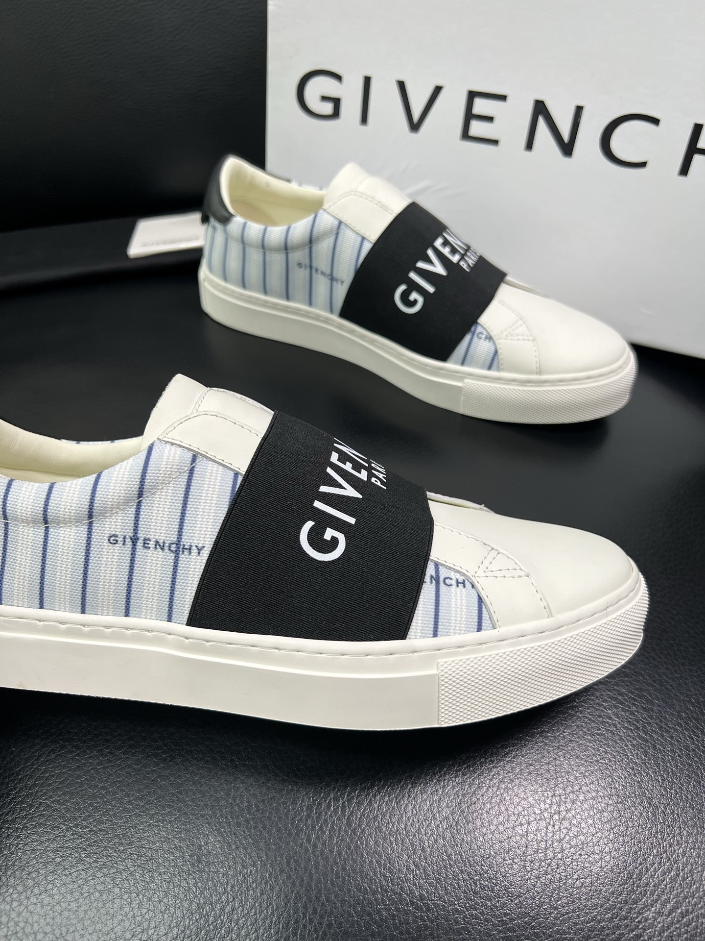 Givenchy 高品质 顶级工艺品 纪梵希 专柜同步原厂配置，意大利进口牛皮搭配网布面料，全鞋配件私模