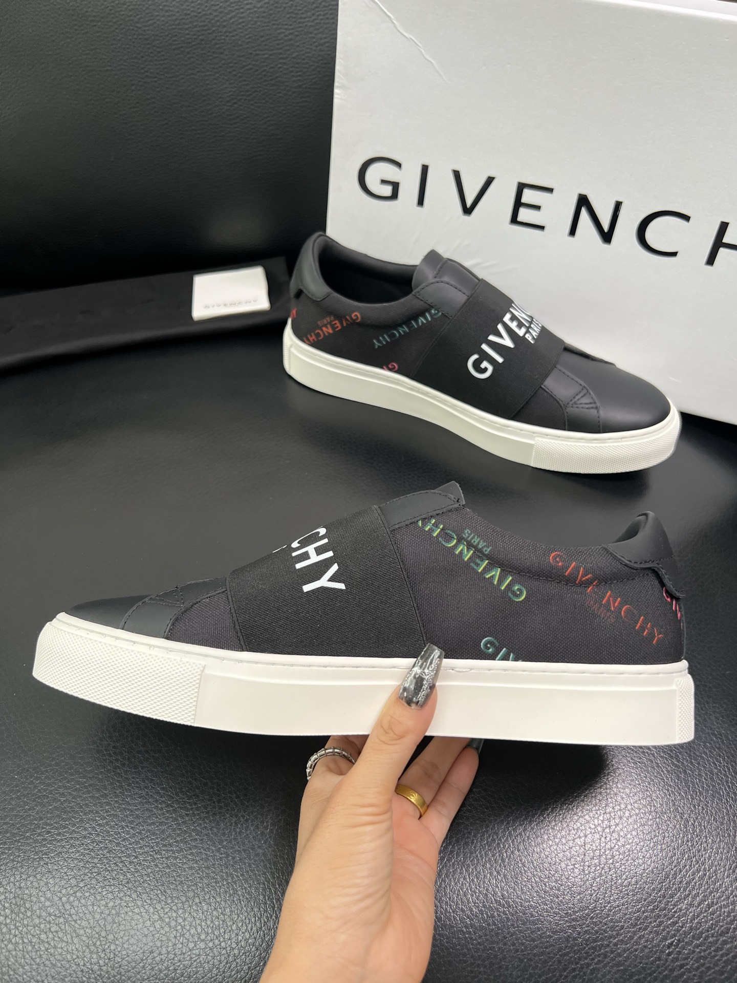 Givenchy 高品质 顶级工艺品 纪梵希 专柜同步原厂配置，意大利进口牛皮搭配网布面料，全鞋配件私模
