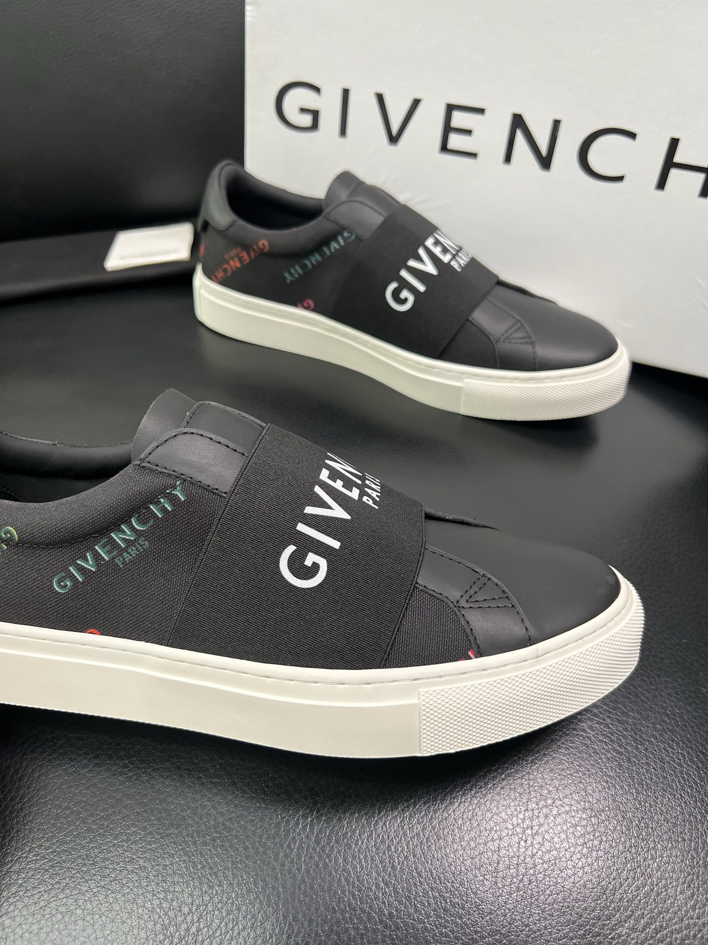 Givenchy 高品质 顶级工艺品 纪梵希 专柜同步原厂配置，意大利进口牛皮搭配网布面料，全鞋配件私模