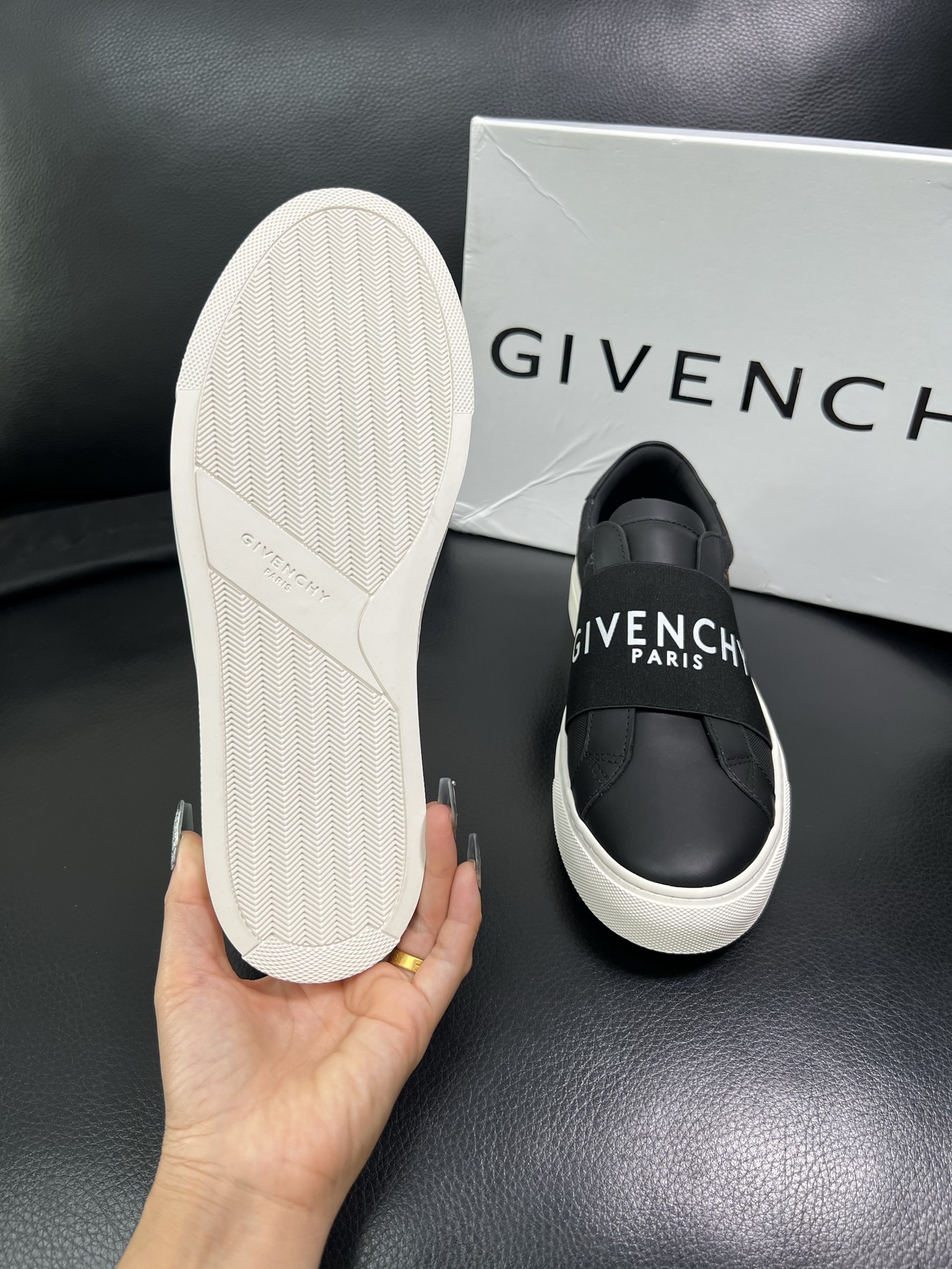Givenchy 高品质 顶级工艺品 纪梵希 专柜同步原厂配置，意大利进口牛皮搭配网布面料，全鞋配件私模