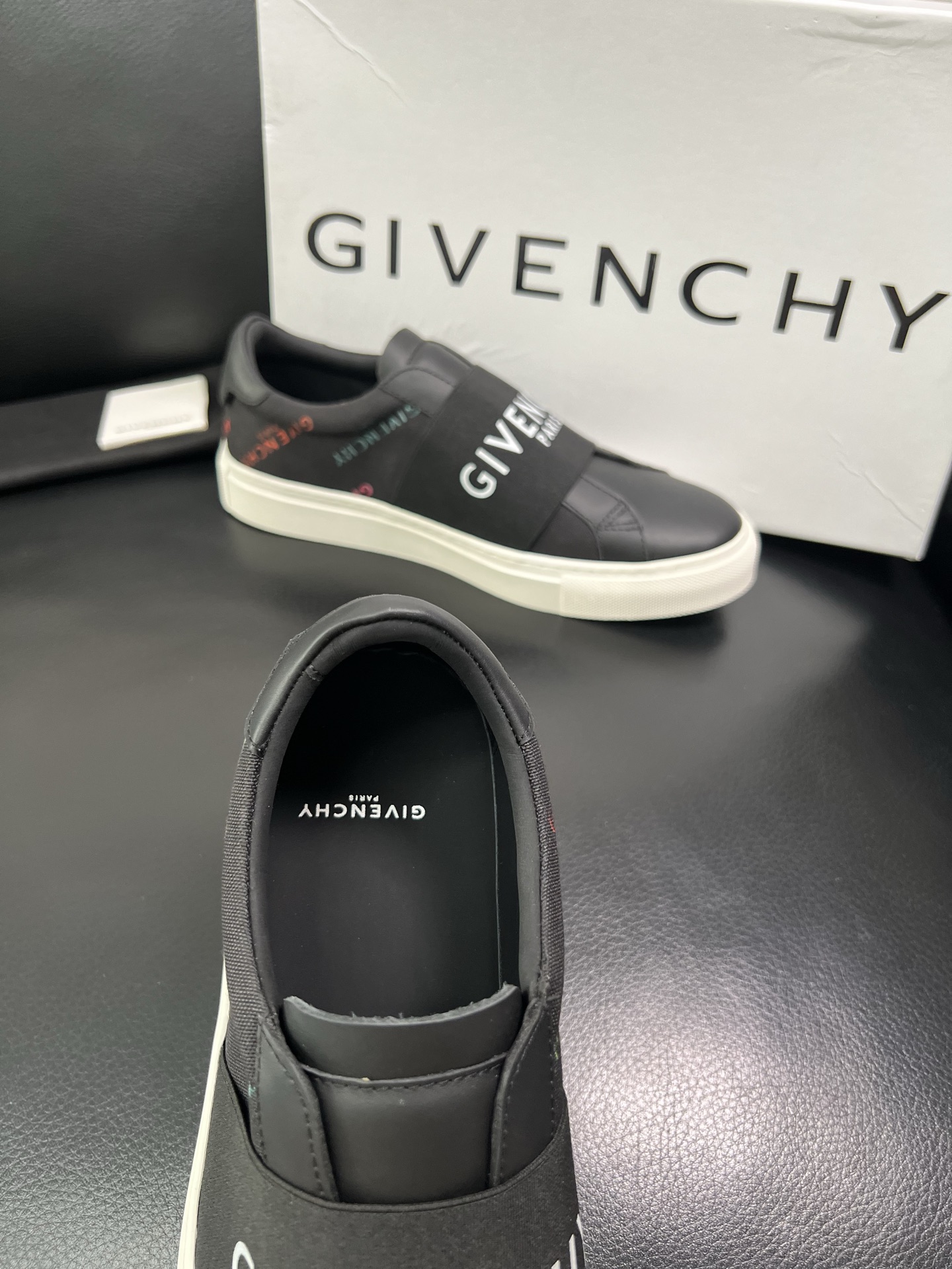 Givenchy 高品质 顶级工艺品 纪梵希 专柜同步原厂配置，意大利进口牛皮搭配网布面料，全鞋配件私模