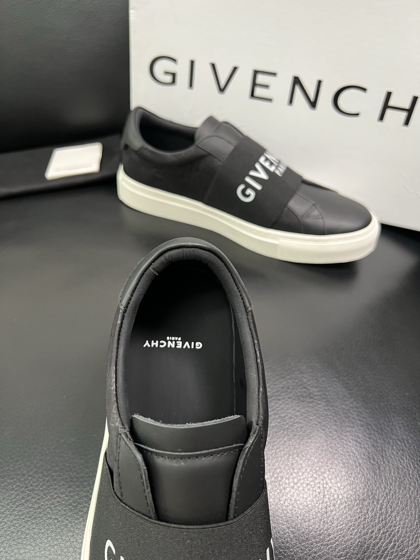 Givenchy 高品质 顶级工艺品 纪梵希 专柜同步原厂配置，意大利进口牛皮搭配网布面料，全鞋配件私模