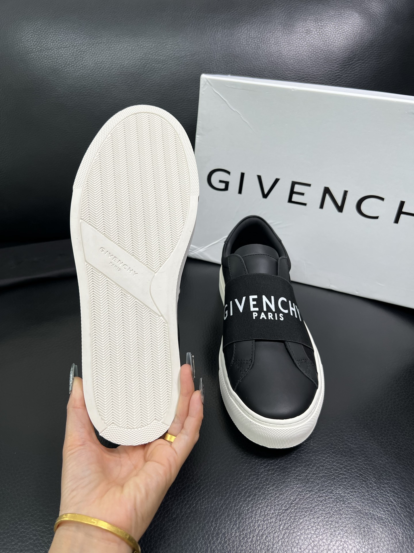 Givenchy 高品质 顶级工艺品 纪梵希 专柜同步原厂配置，意大利进口牛皮搭配网布面料，全鞋配件私模