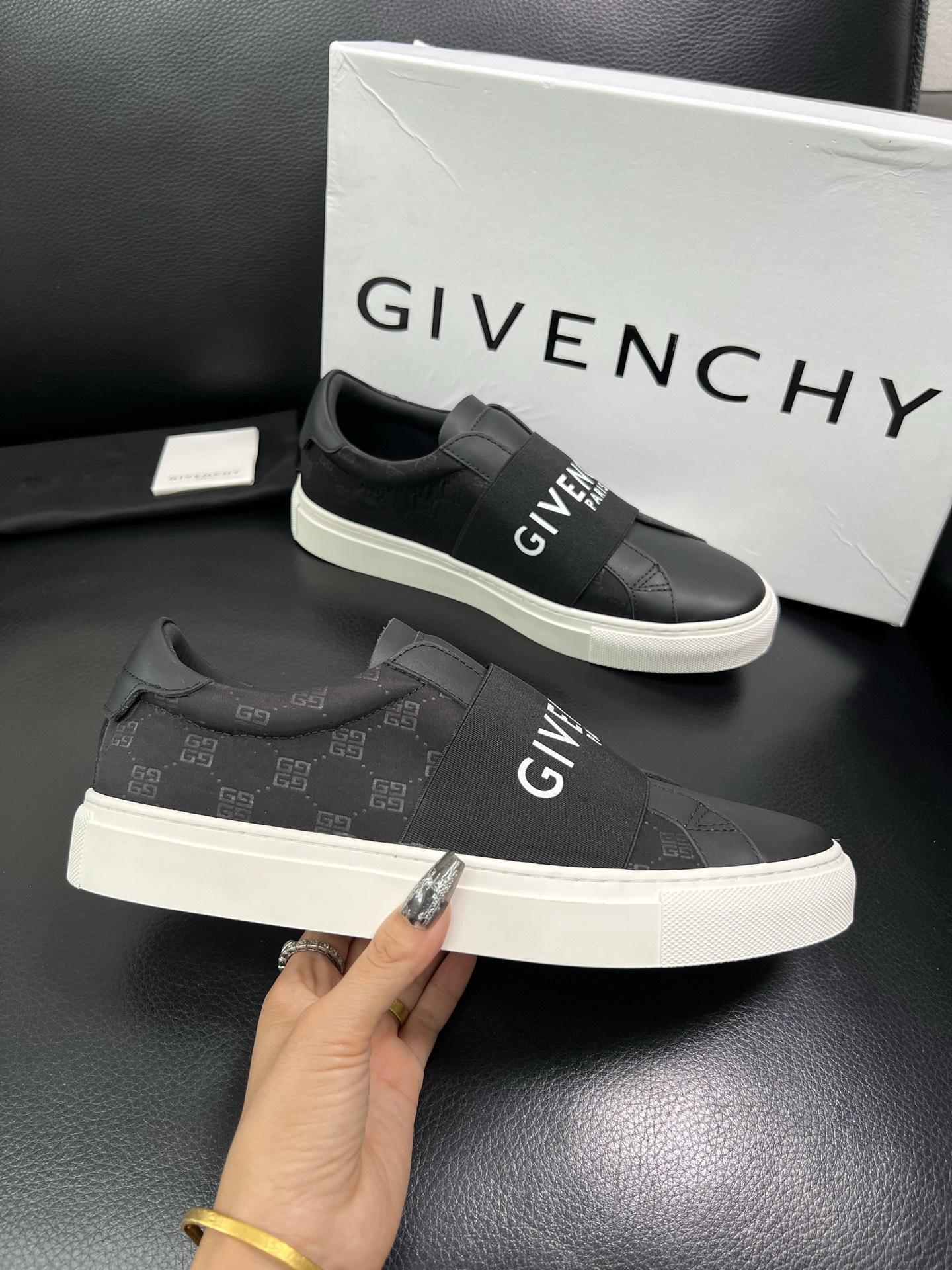 Givenchy 高品质 顶级工艺品 纪梵希 专柜同步原厂配置，意大利进口牛皮搭配网布面料，全鞋配件私模
