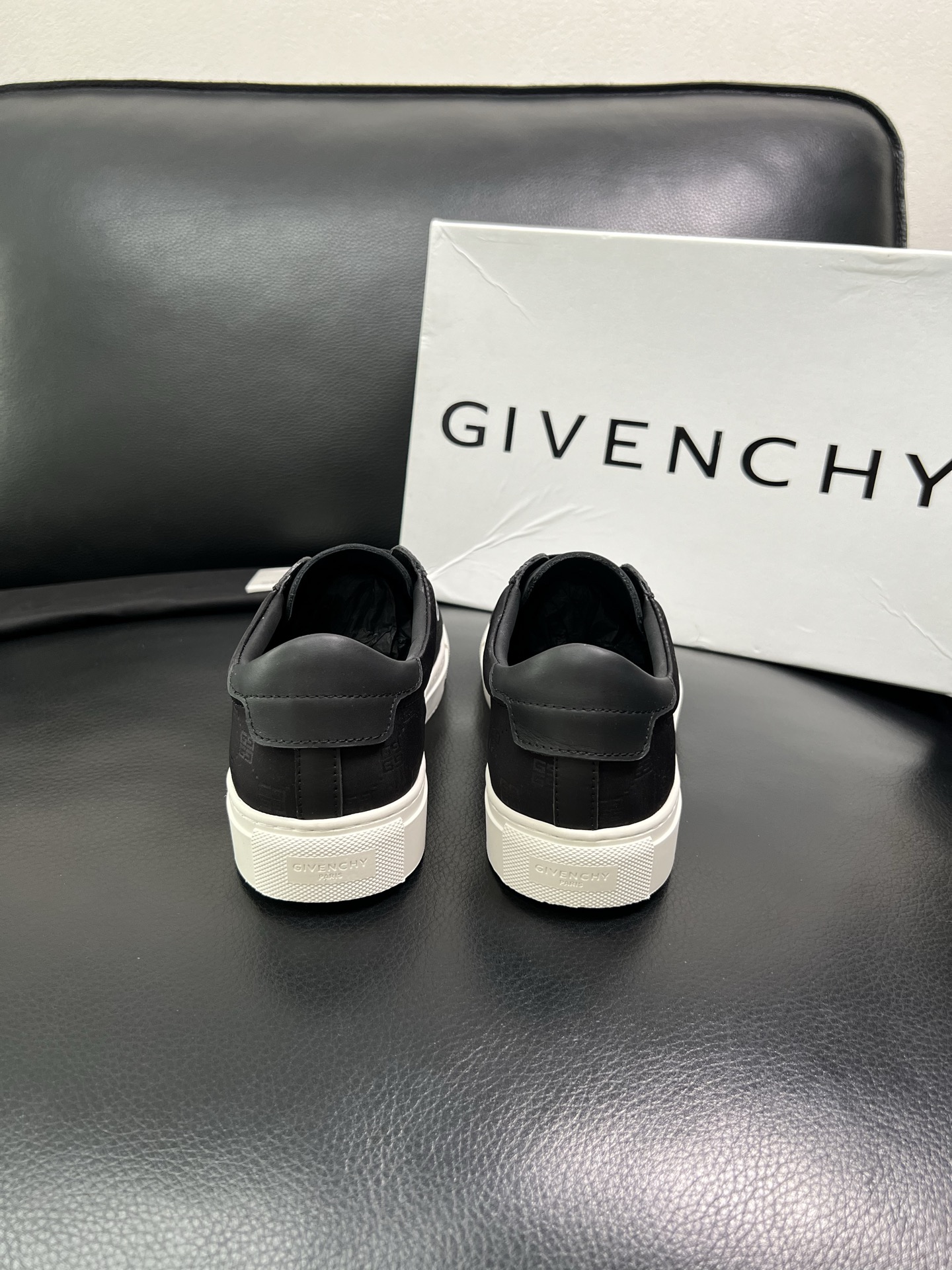 Givenchy 高品质 顶级工艺品 纪梵希 专柜同步原厂配置，意大利进口牛皮搭配网布面料，全鞋配件私模