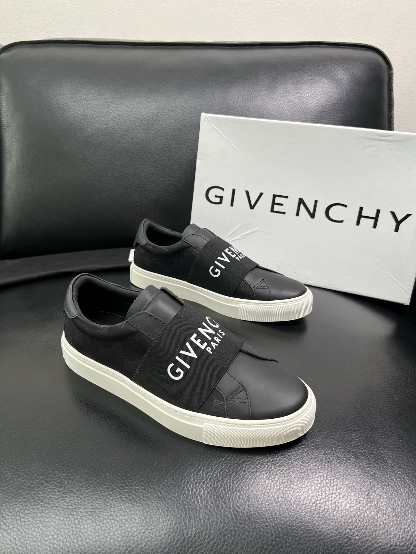 Givenchy 高品质 顶级工艺品 纪梵希 专柜同步原厂配置，意大利进口牛皮搭配网布面料，全鞋配件私模