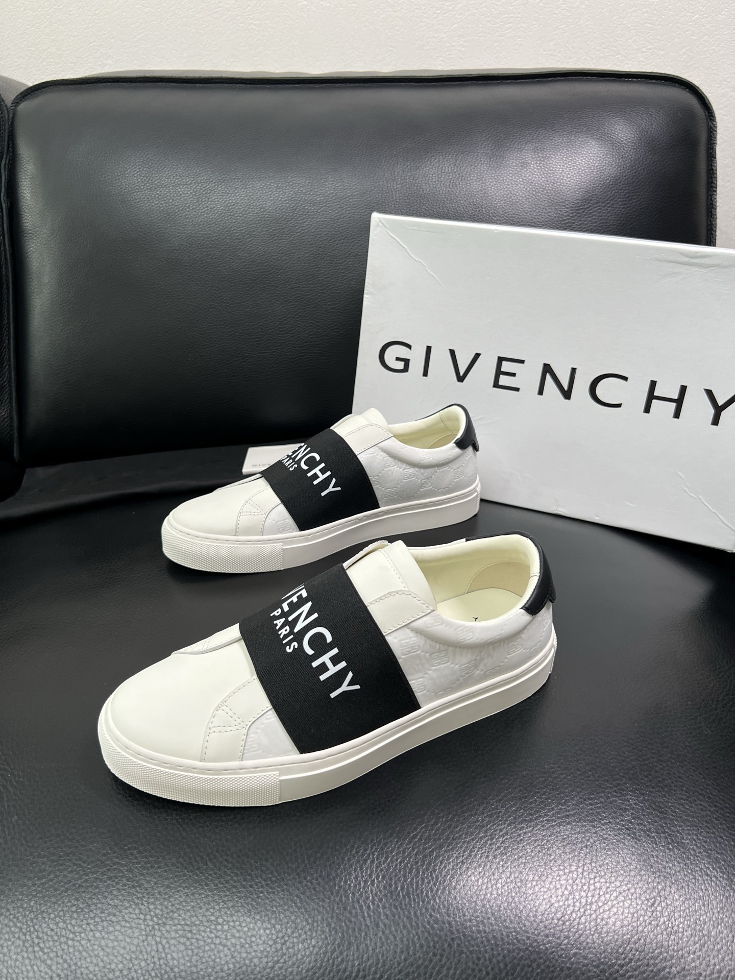 Givenchy 高品质 顶级工艺品 纪梵希 专柜同步原厂配置，意大利进口牛皮搭配网布面料，全鞋配件私模