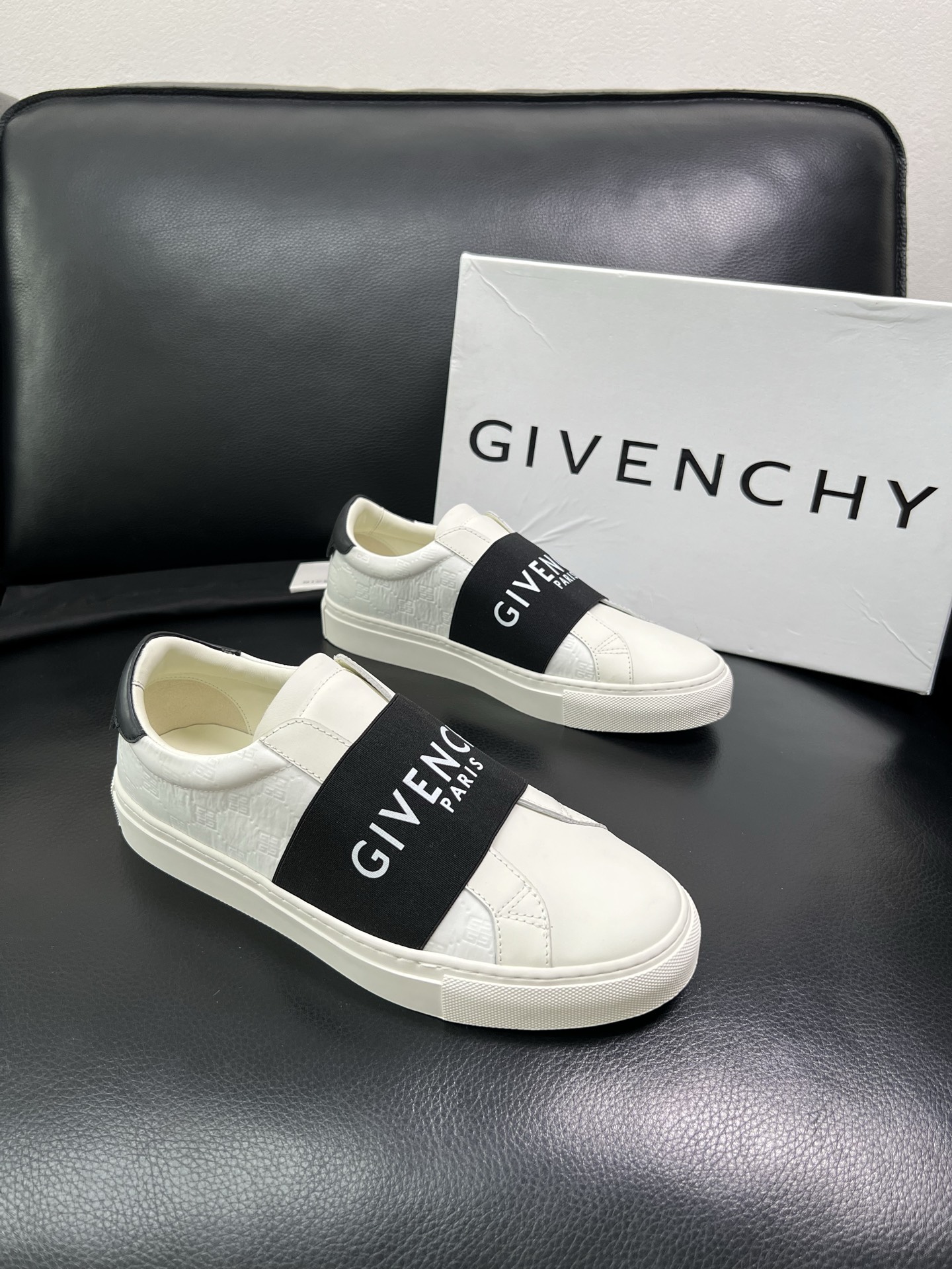 Givenchy 高品质 顶级工艺品 纪梵希 专柜同步原厂配置，意大利进口牛皮搭配网布面料，全鞋配件私模