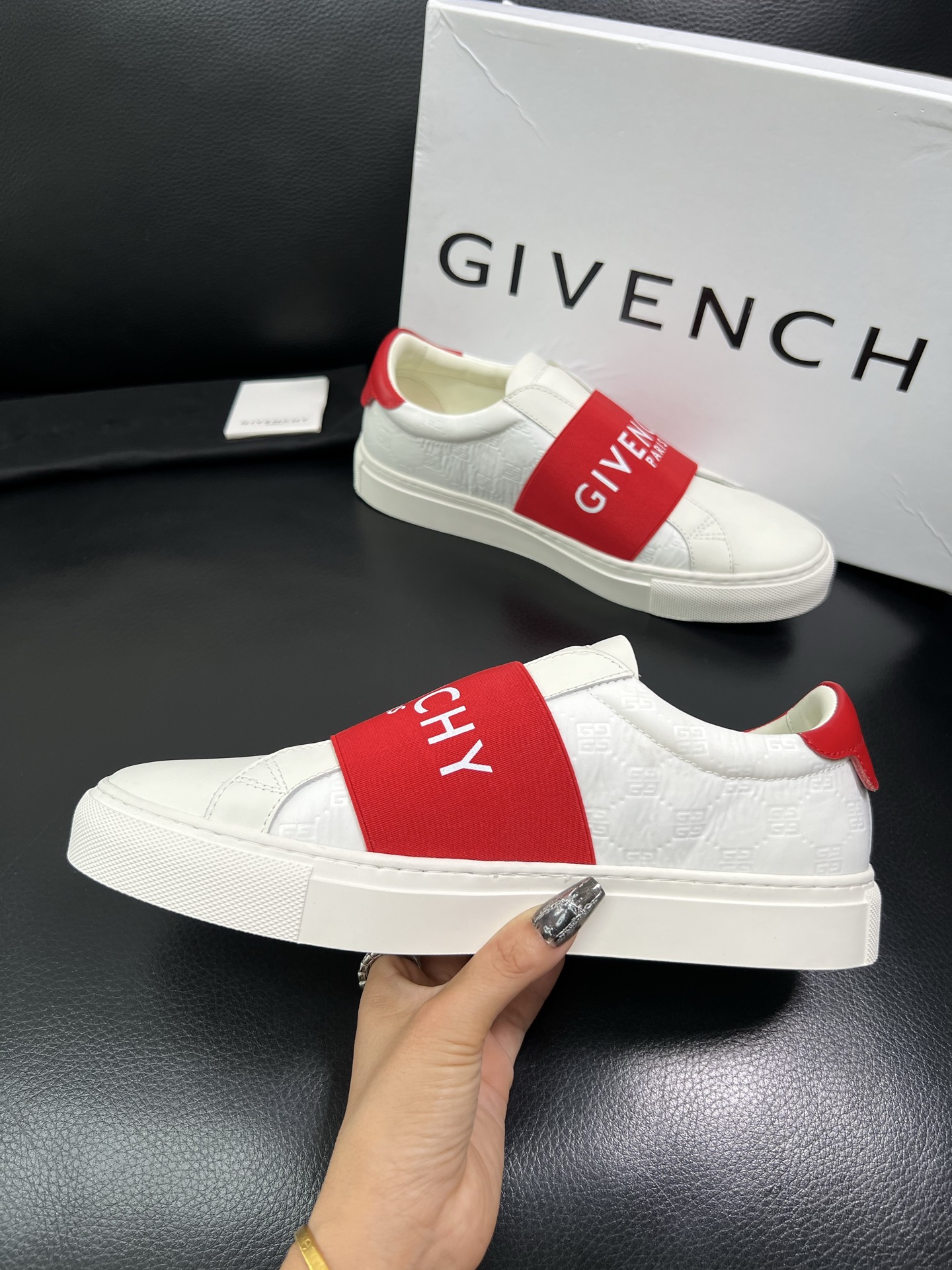 Givenchy 高品质 顶级工艺品 纪梵希 专柜同步原厂配置，意大利进口牛皮搭配网布面料，全鞋配件私模