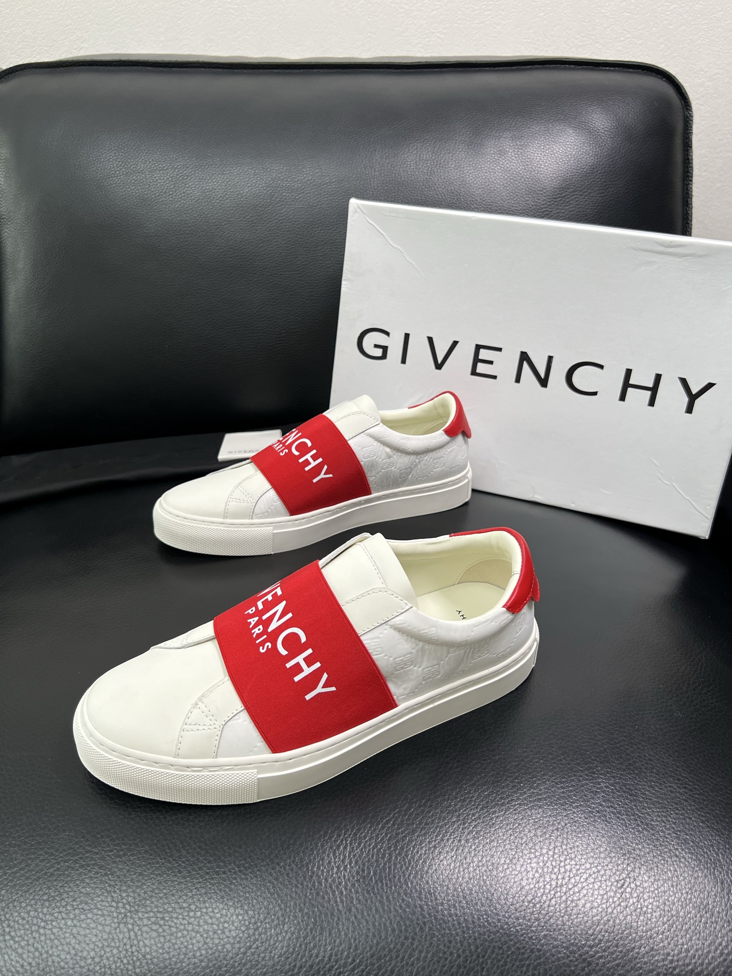 Givenchy 高品质 顶级工艺品 纪梵希 专柜同步原厂配置，意大利进口牛皮搭配网布面料，全鞋配件私模