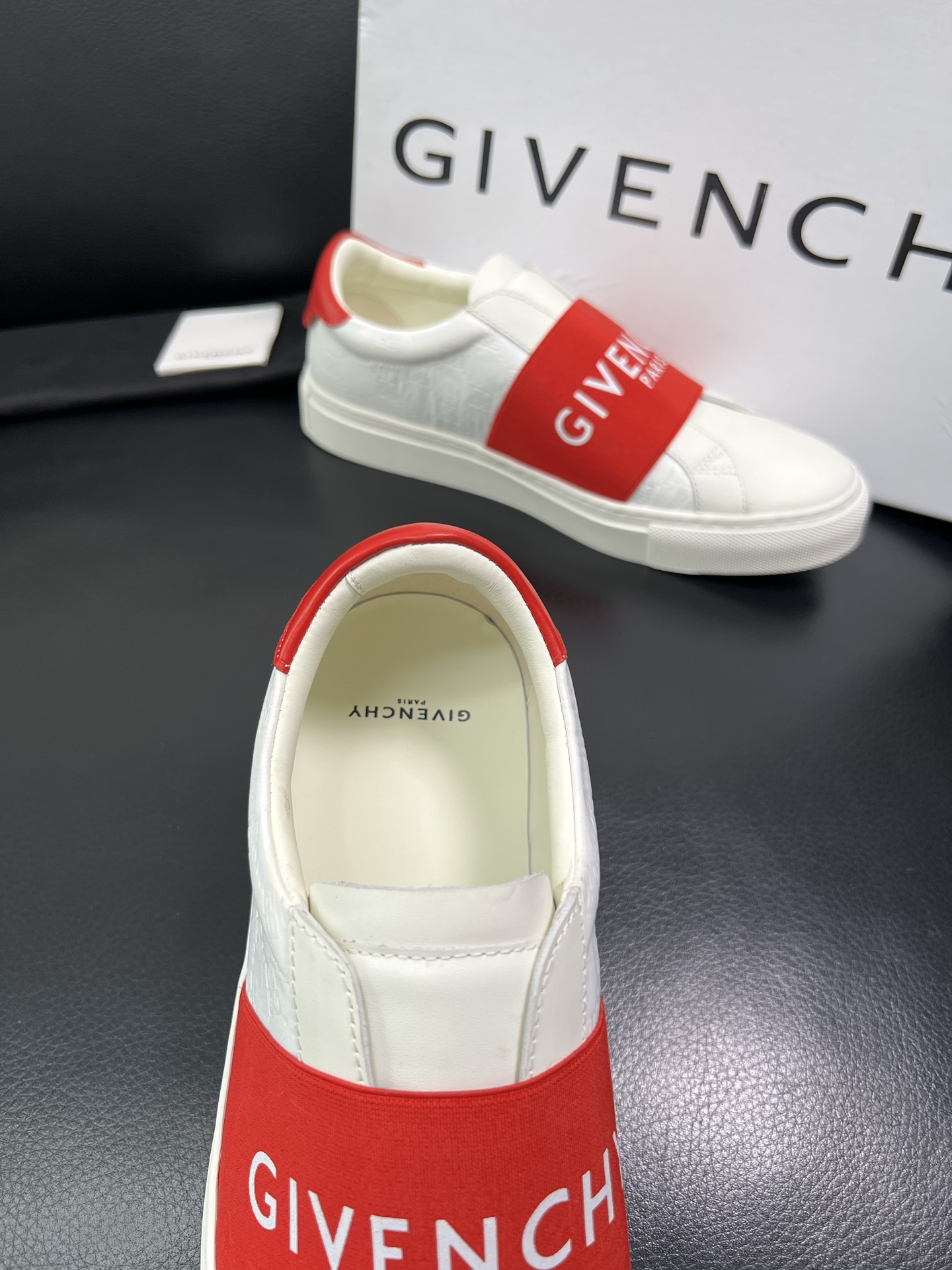 Givenchy 高品质 顶级工艺品 纪梵希 专柜同步原厂配置，意大利进口牛皮搭配网布面料，全鞋配件私模