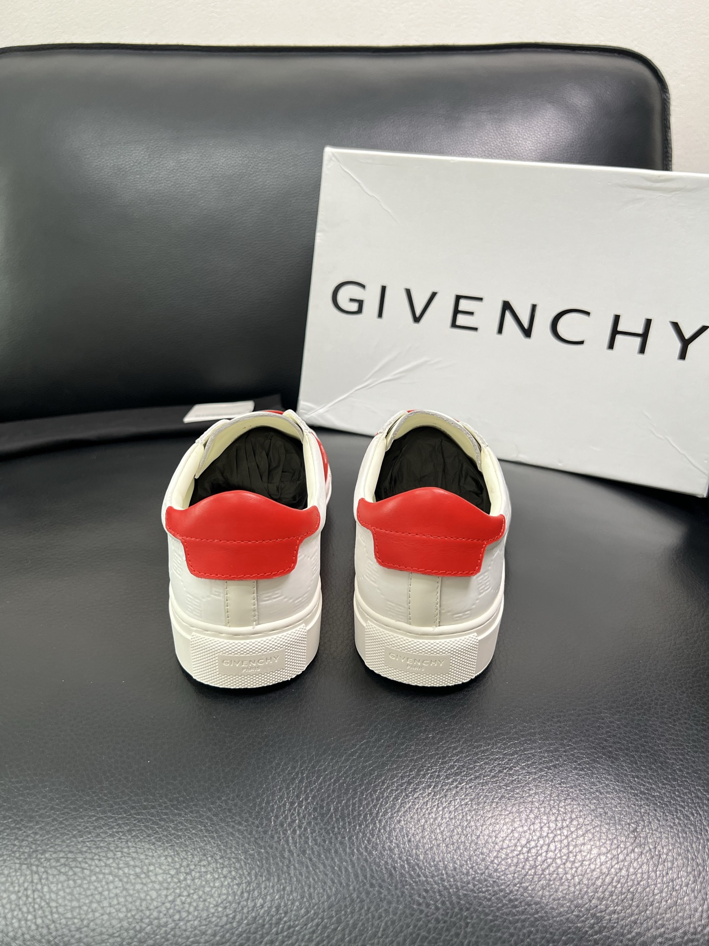 Givenchy 高品质 顶级工艺品 纪梵希 专柜同步原厂配置，意大利进口牛皮搭配网布面料，全鞋配件私模