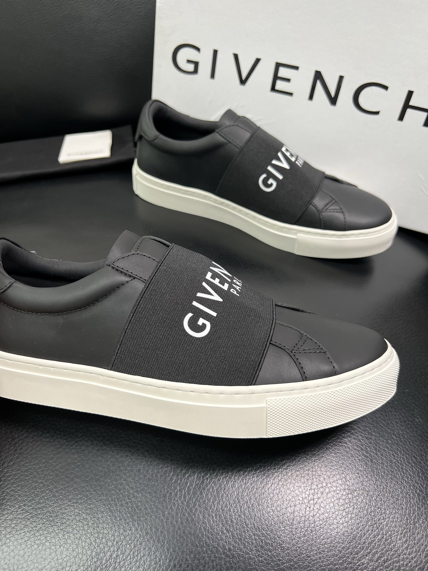 Givenchy 高品质 顶级工艺品 纪梵希 专柜同步原厂配置，意大利进口牛皮搭配网布面料，全鞋配件私模