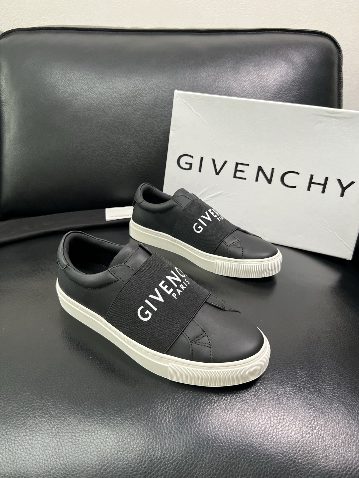 Givenchy 高品质 顶级工艺品 纪梵希 专柜同步原厂配置，意大利进口牛皮搭配网布面料，全鞋配件私模