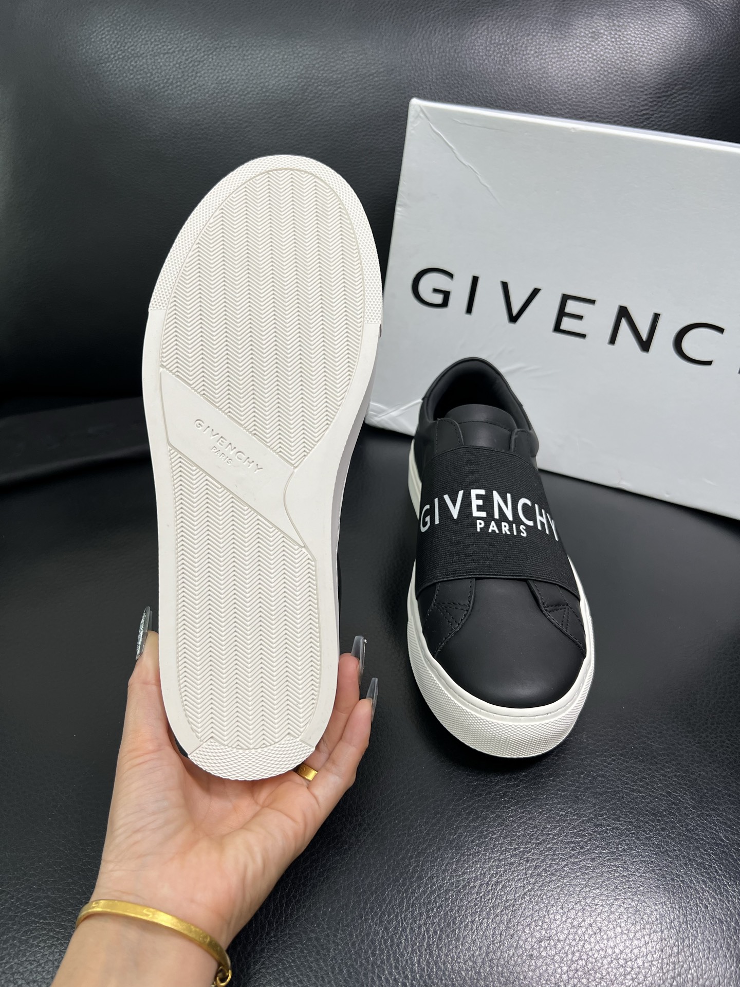 Givenchy 高品质 顶级工艺品 纪梵希 专柜同步原厂配置，意大利进口牛皮搭配网布面料，全鞋配件私模