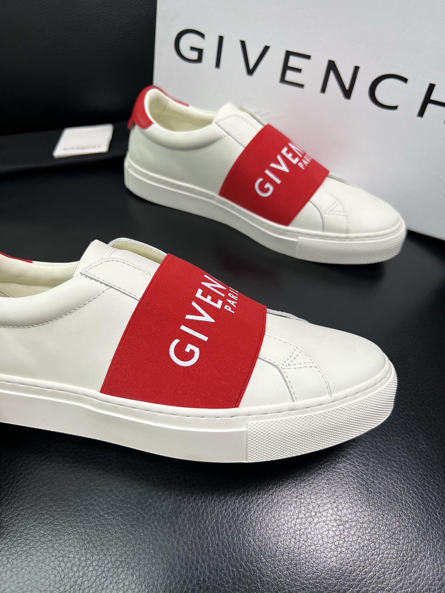 Givenchy 高品质 顶级工艺品 纪梵希 专柜同步原厂配置，意大利进口牛皮搭配网布面料，全鞋配件私模