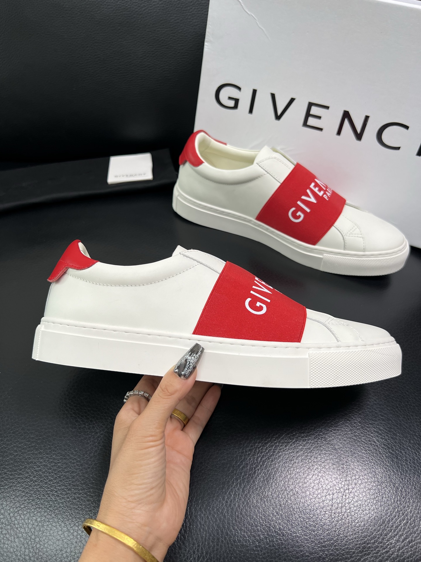 Givenchy 高品质 顶级工艺品 纪梵希 专柜同步原厂配置，意大利进口牛皮搭配网布面料，全鞋配件私模