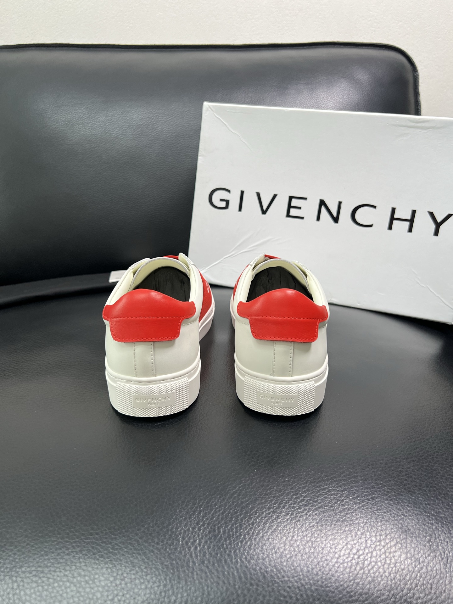 Givenchy 高品质 顶级工艺品 纪梵希 专柜同步原厂配置，意大利进口牛皮搭配网布面料，全鞋配件私模
