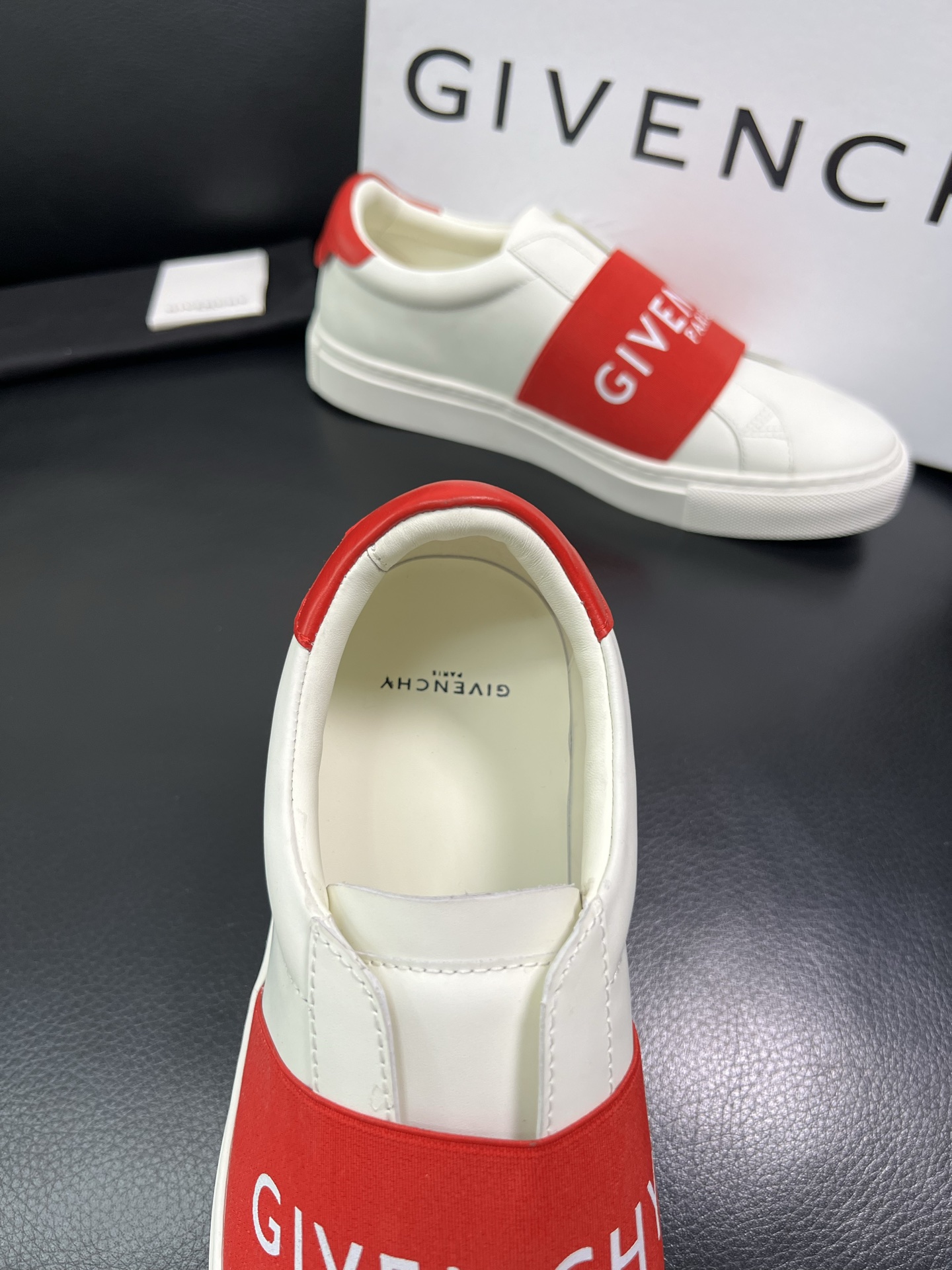 Givenchy 高品质 顶级工艺品 纪梵希 专柜同步原厂配置，意大利进口牛皮搭配网布面料，全鞋配件私模