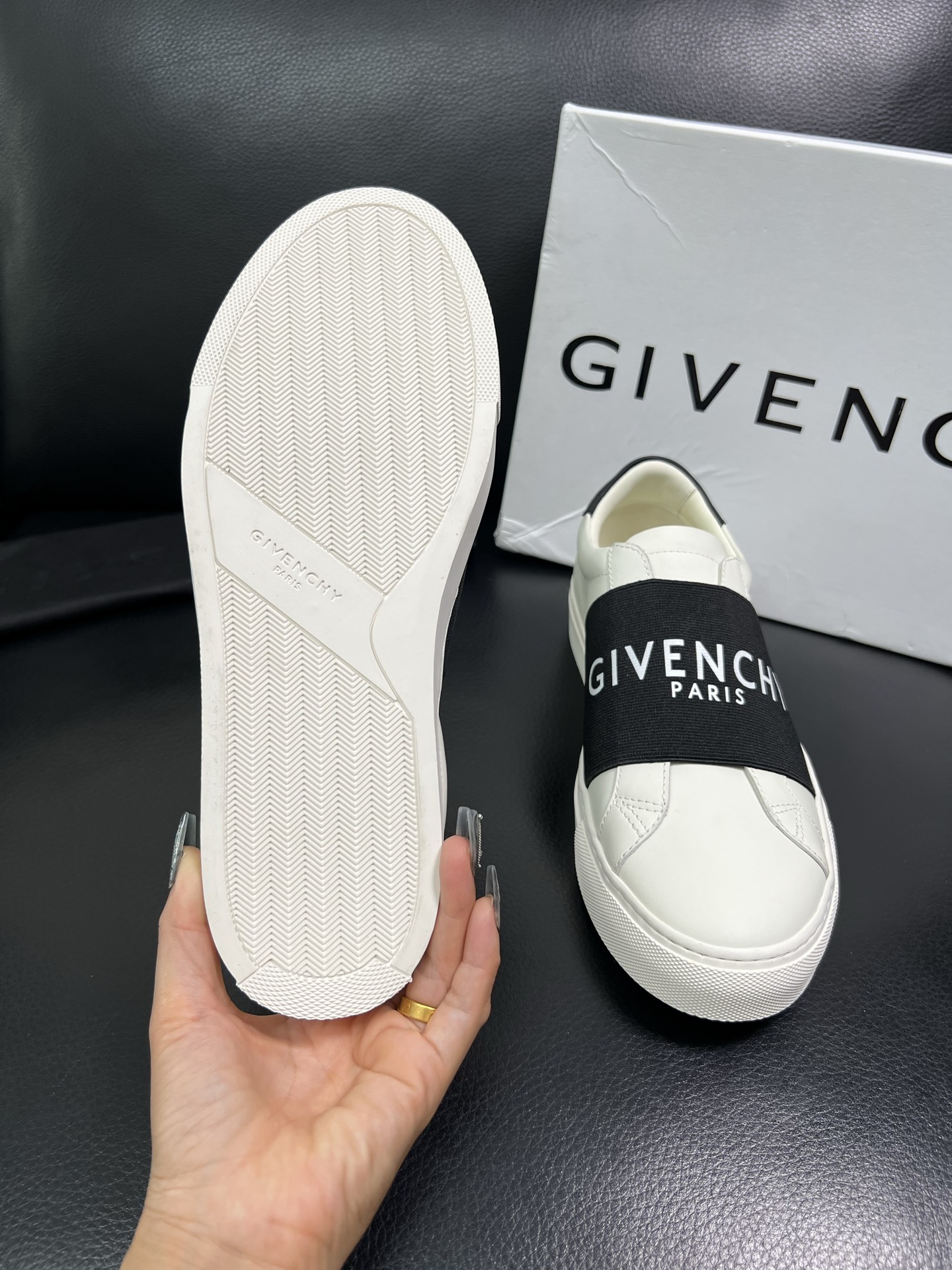 Givenchy 高品质 顶级工艺品 纪梵希 专柜同步原厂配置，意大利进口牛皮搭配网布面料，全鞋配件私模
