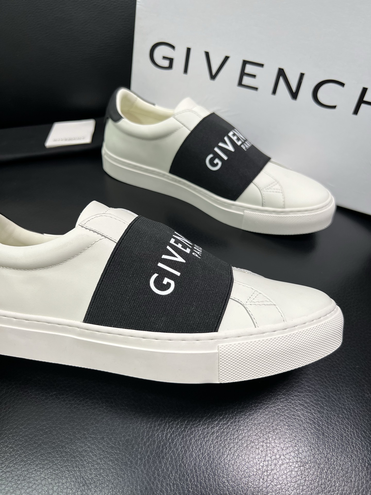 Givenchy 高品质 顶级工艺品 纪梵希 专柜同步原厂配置，意大利进口牛皮搭配网布面料，全鞋配件私模