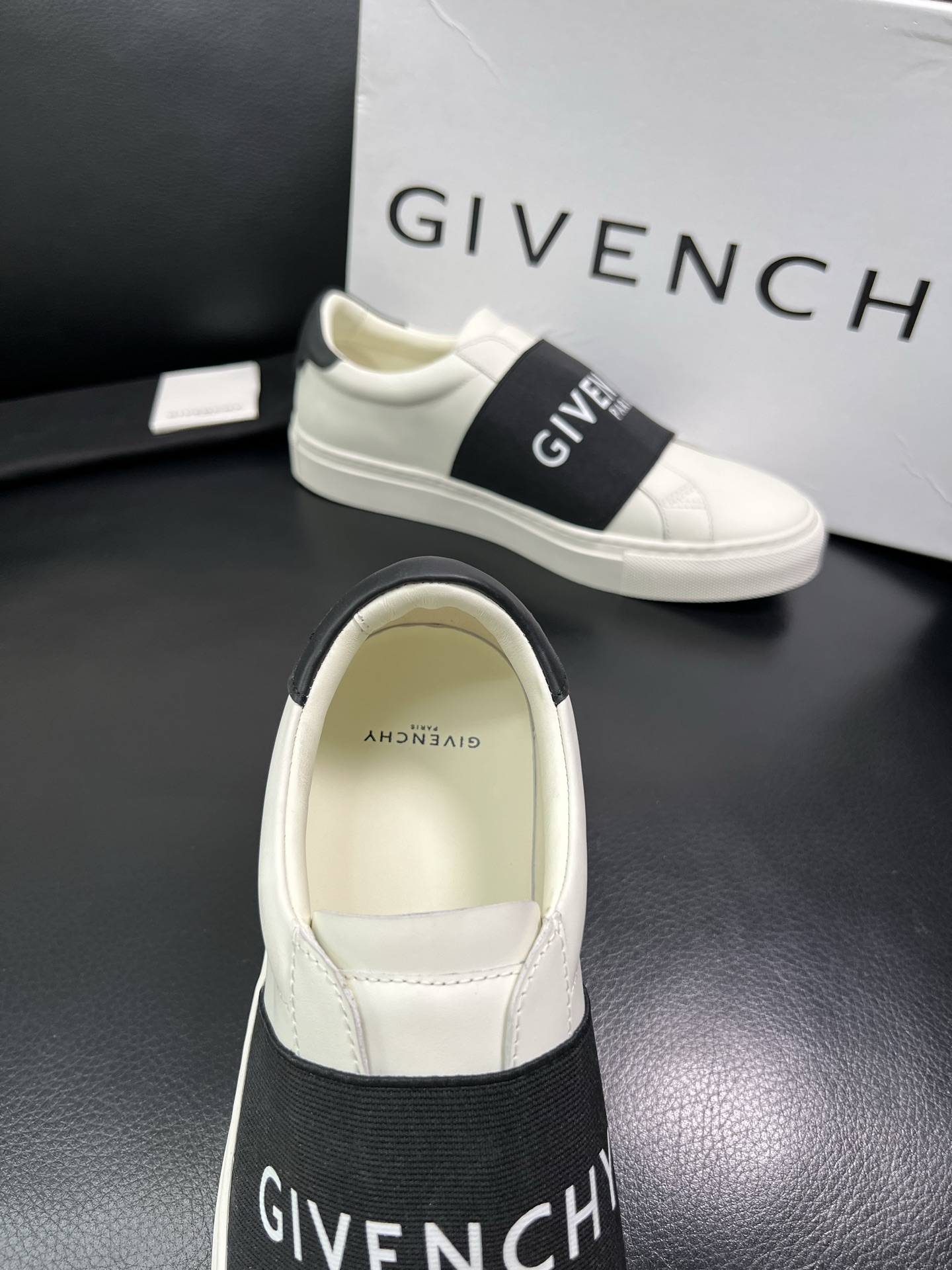 Givenchy 高品质 顶级工艺品 纪梵希 专柜同步原厂配置，意大利进口牛皮搭配网布面料，全鞋配件私模