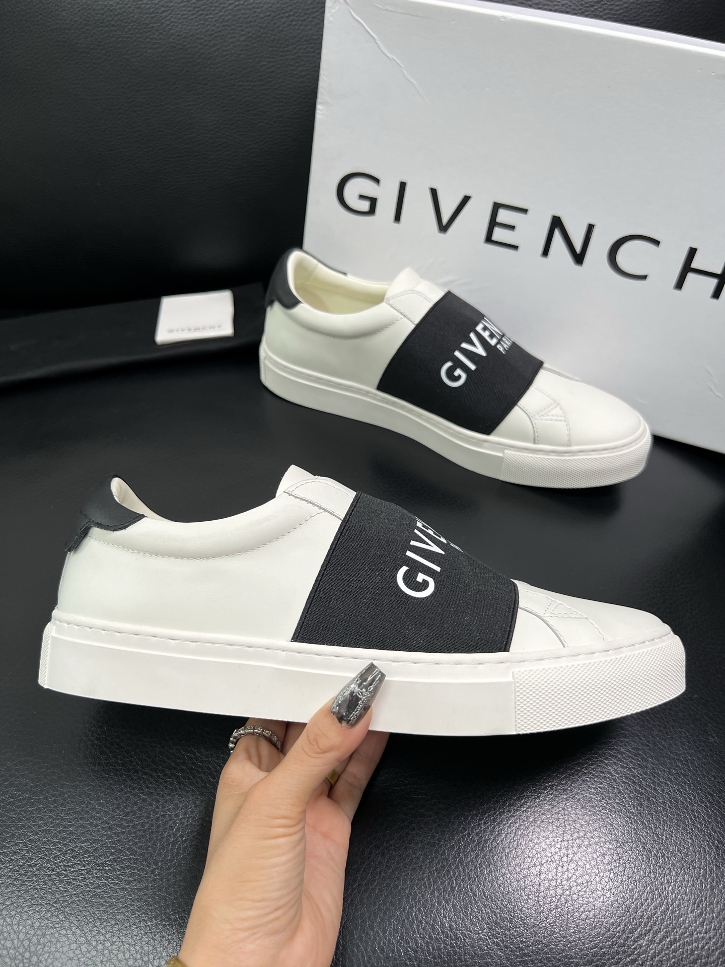 Givenchy 高品质 顶级工艺品 纪梵希 专柜同步原厂配置，意大利进口牛皮搭配网布面料，全鞋配件私模