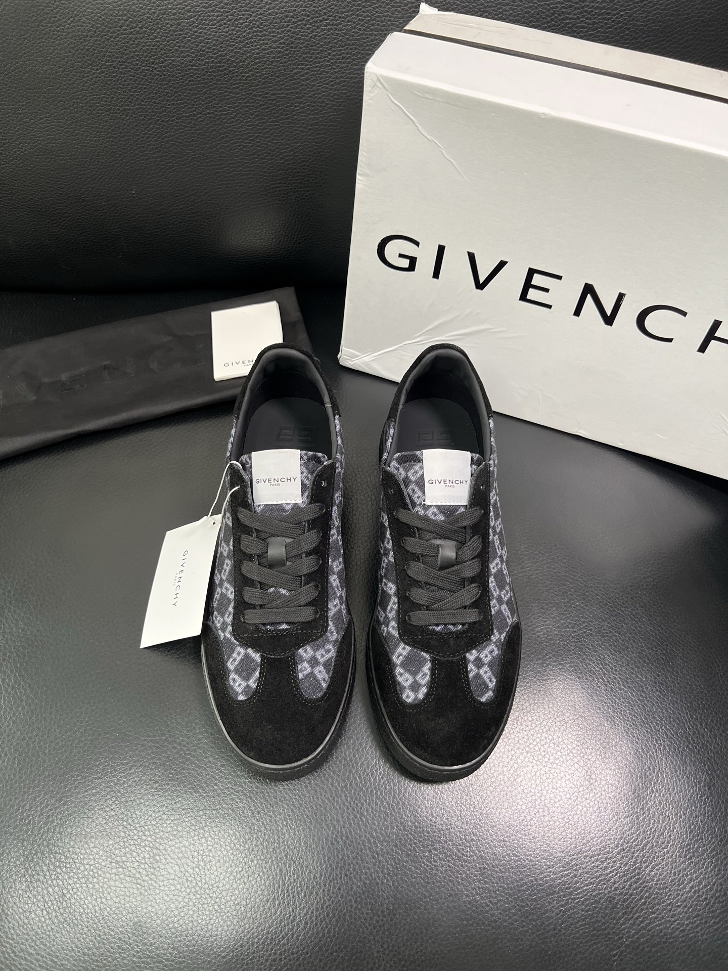 Givenchy 高品质 顶级工艺品 纪梵希 专柜同步原厂配置，意大利进口牛皮搭配网布面料，全鞋配件私模