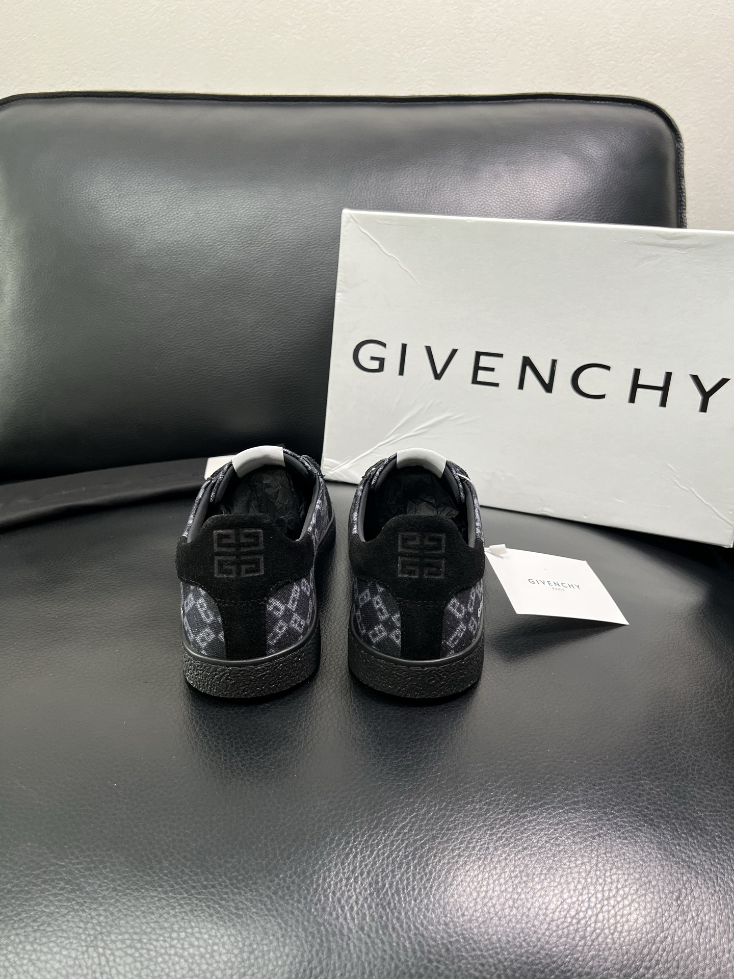 Givenchy 高品质 顶级工艺品 纪梵希 专柜同步原厂配置，意大利进口牛皮搭配网布面料，全鞋配件私模