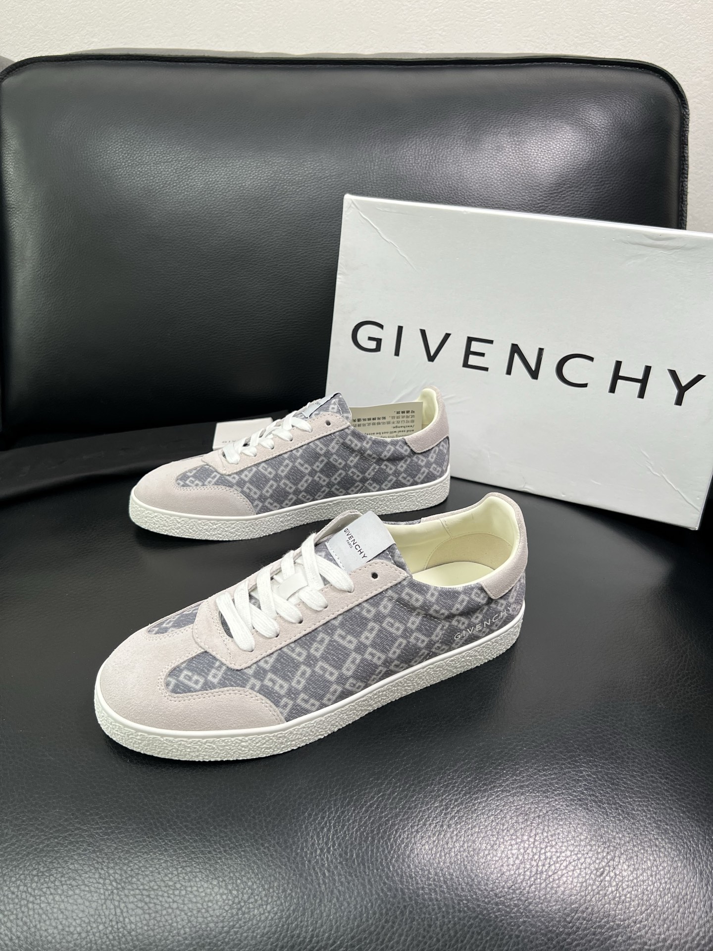 Givenchy 高品质 顶级工艺品 纪梵希 专柜同步原厂配置，意大利进口牛皮搭配网布面料，全鞋配件私模