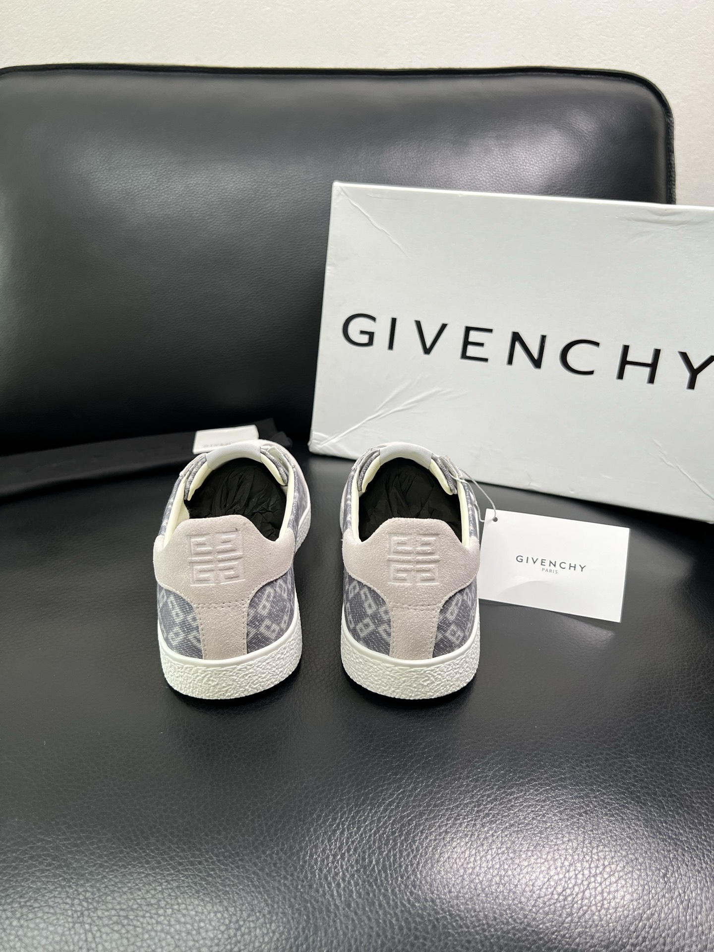 Givenchy 高品质 顶级工艺品 纪梵希 专柜同步原厂配置，意大利进口牛皮搭配网布面料，全鞋配件私模