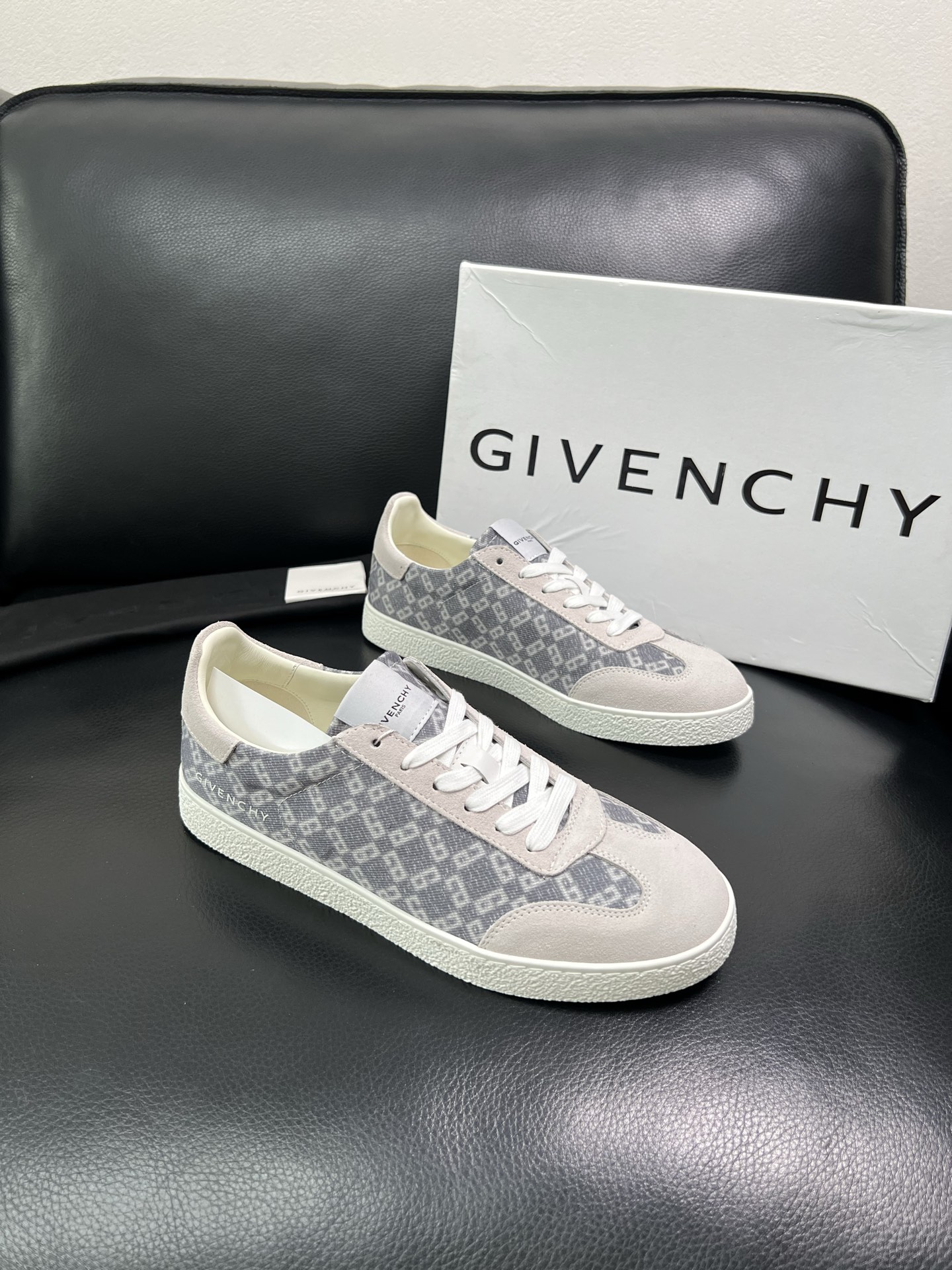 Givenchy 高品质 顶级工艺品 纪梵希 专柜同步原厂配置，意大利进口牛皮搭配网布面料，全鞋配件私模