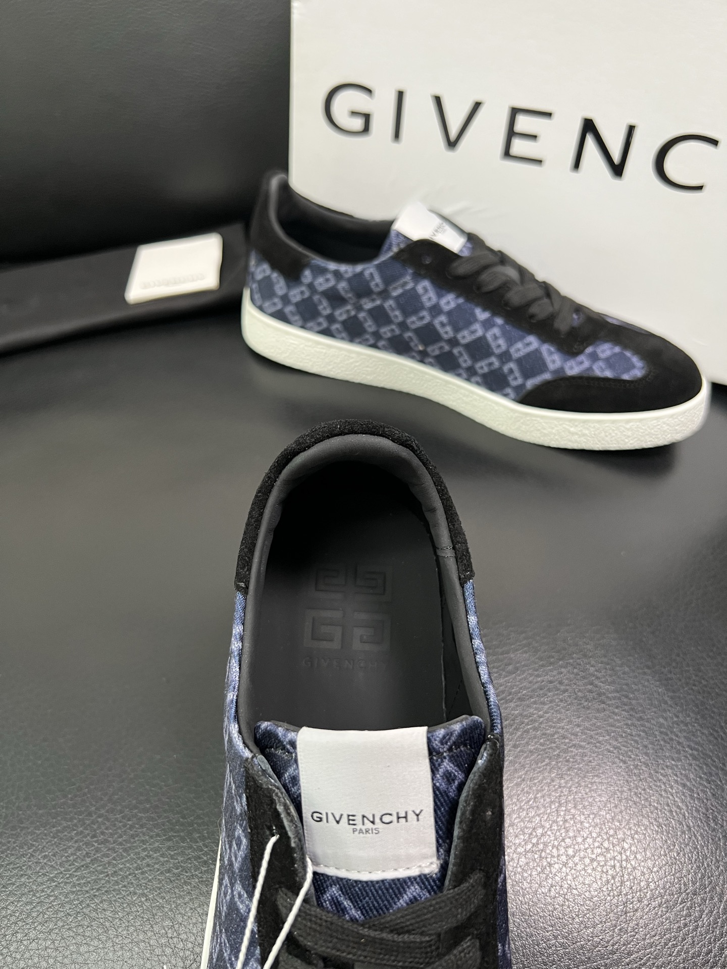 Givenchy 高品质 顶级工艺品 纪梵希 专柜同步原厂配置，意大利进口牛皮搭配网布面料，全鞋配件私模