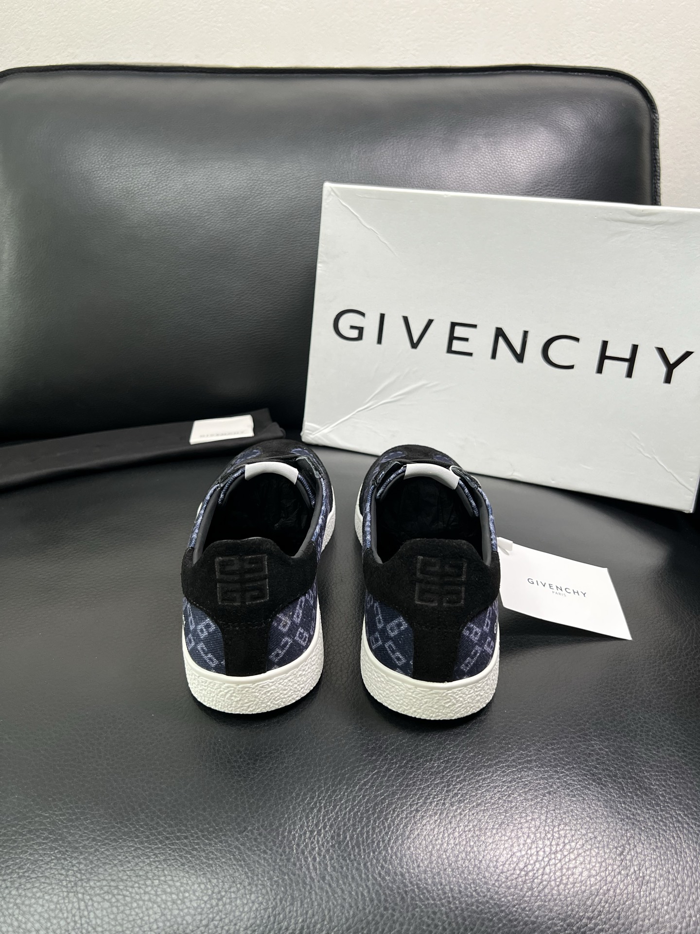 Givenchy 高品质 顶级工艺品 纪梵希 专柜同步原厂配置，意大利进口牛皮搭配网布面料，全鞋配件私模