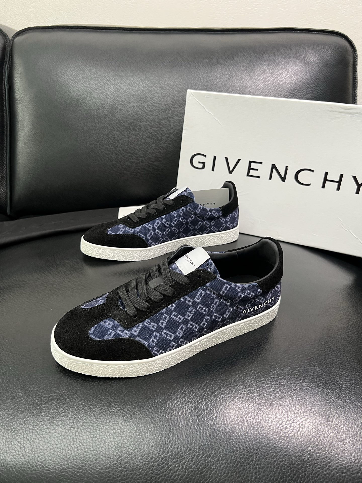 Givenchy 高品质 顶级工艺品 纪梵希 专柜同步原厂配置，意大利进口牛皮搭配网布面料，全鞋配件私模