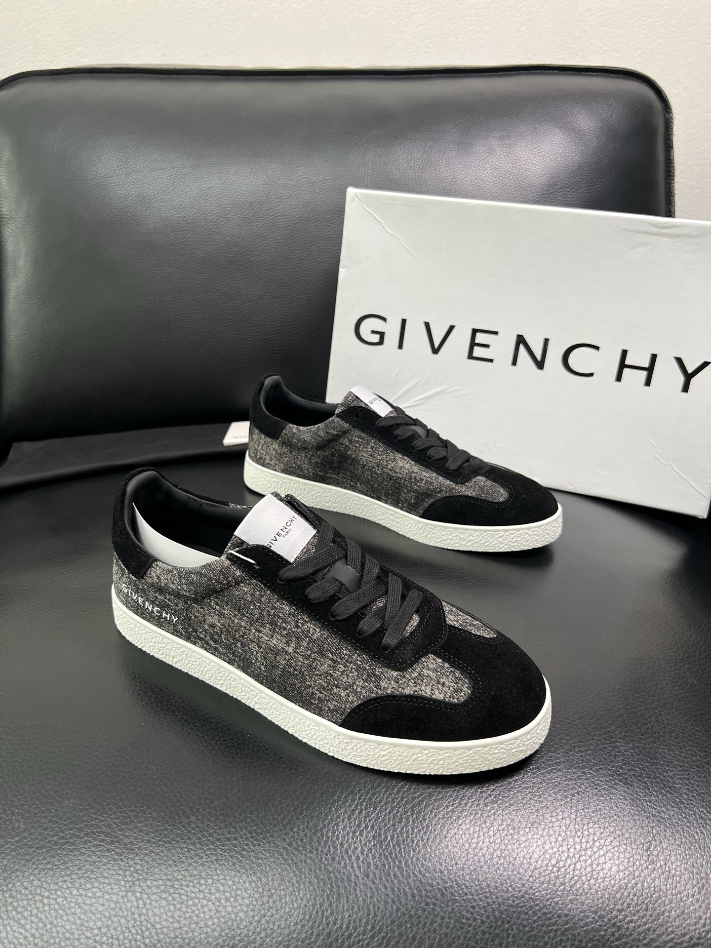Givenchy 高品质 顶级工艺品 纪梵希 专柜同步原厂配置，意大利进口牛皮搭配网布面料，全鞋配件私模