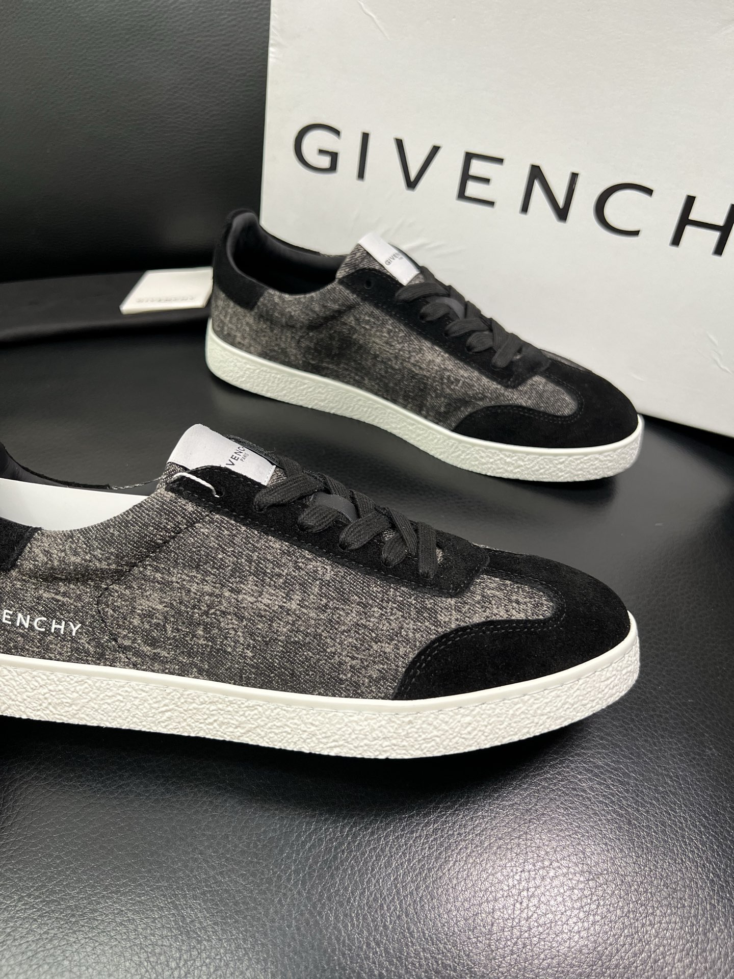 Givenchy 高品质 顶级工艺品 纪梵希 专柜同步原厂配置，意大利进口牛皮搭配网布面料，全鞋配件私模