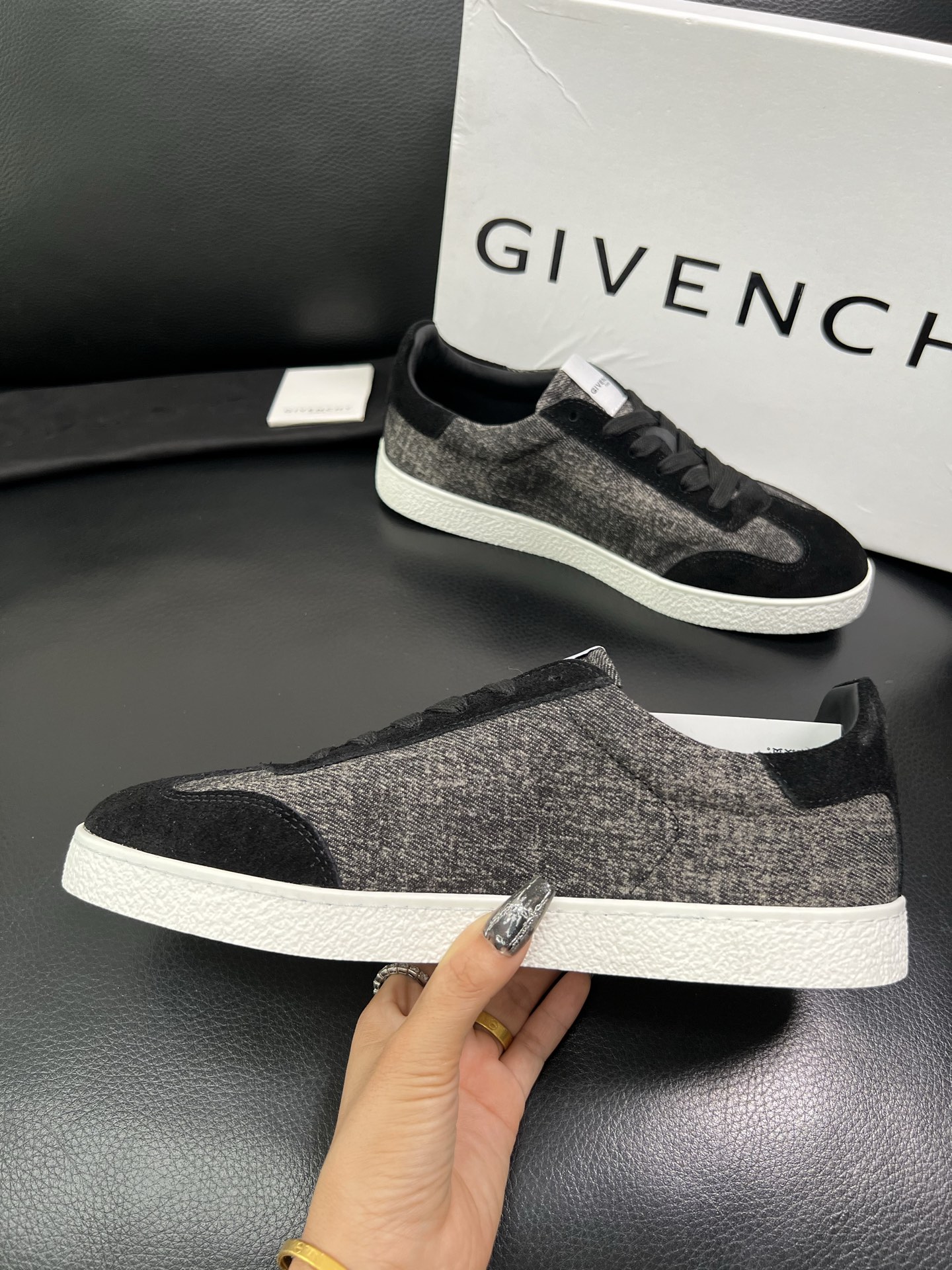Givenchy 高品质 顶级工艺品 纪梵希 专柜同步原厂配置，意大利进口牛皮搭配网布面料，全鞋配件私模